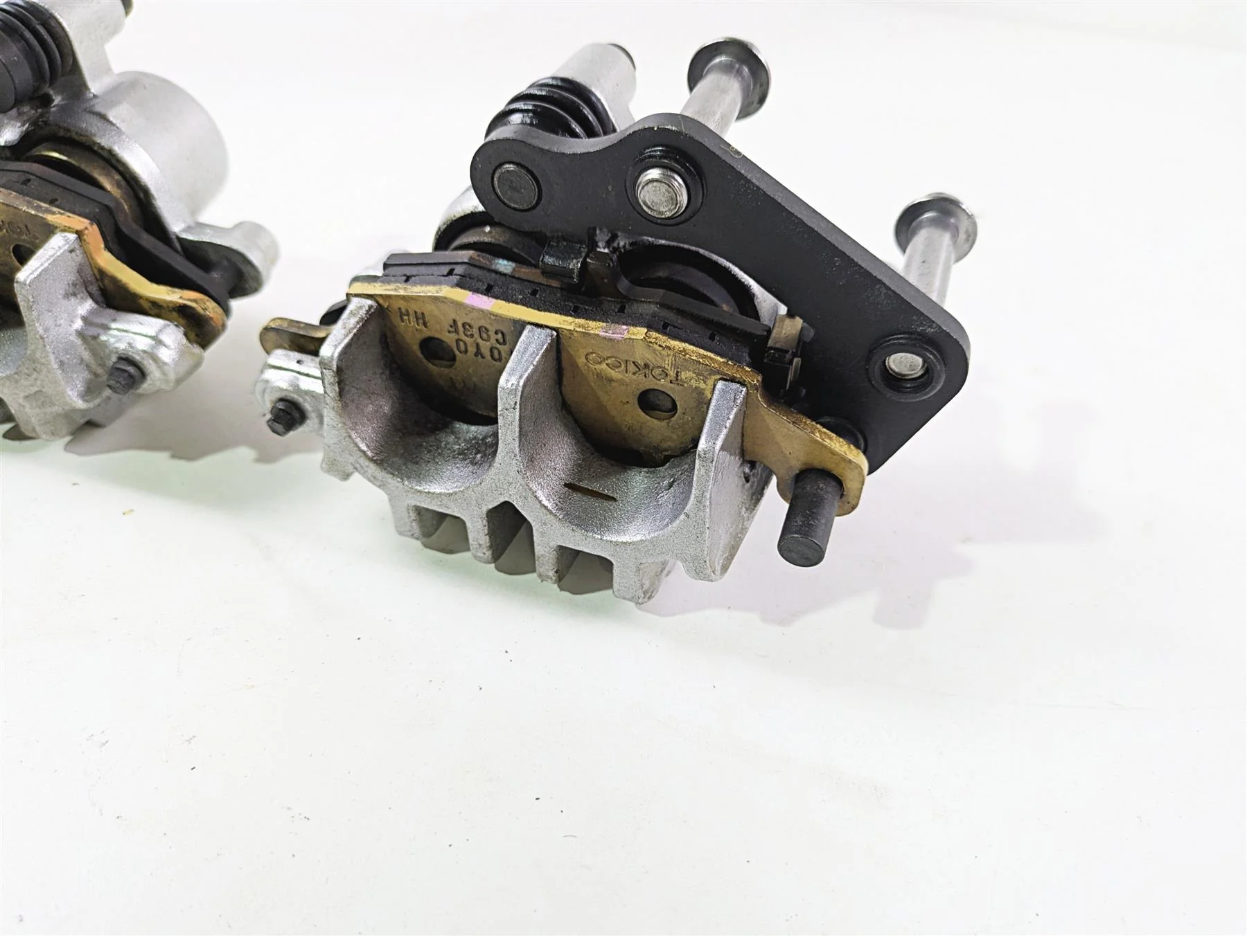 2008 Kawasaki VN1600 Vulcan Nomad Tokico Front Brake Caliper Set 43044-1115 - Image 11