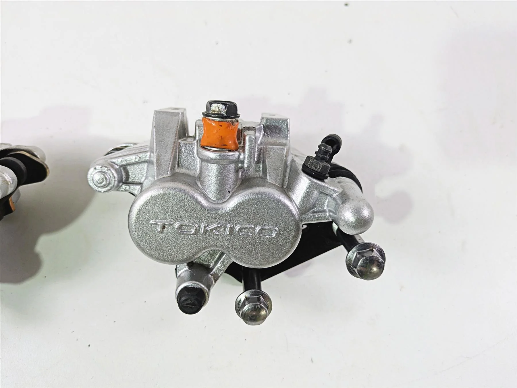 2008 Kawasaki VN1600 Vulcan Nomad Tokico Front Brake Caliper Set 43044-1115 - Image 5