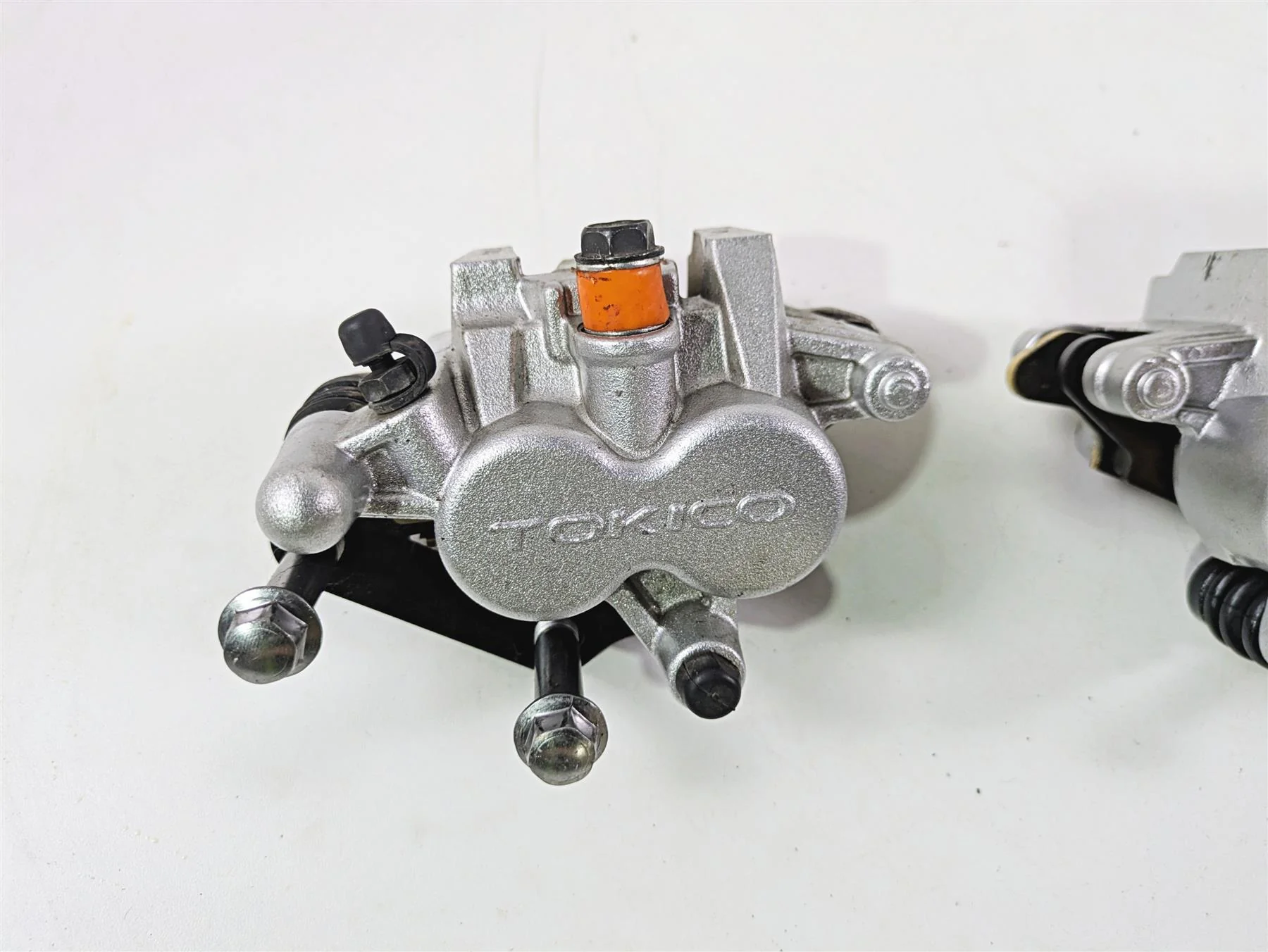 2008 Kawasaki VN1600 Vulcan Nomad Tokico Front Brake Caliper Set 43044-1115 - Image 6