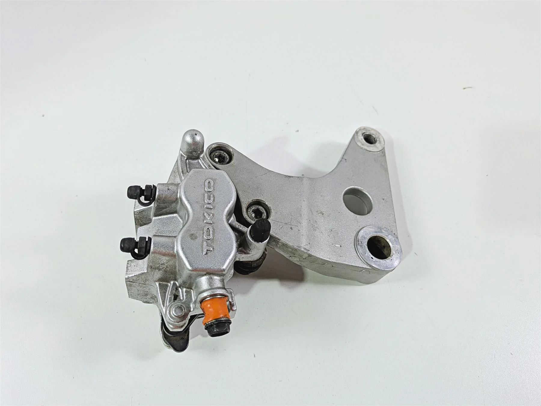 2008 Kawasaki VN1600 Vulcan Nomad Tokico Rear Brake Caliper 43080-5098-GN - Image 4