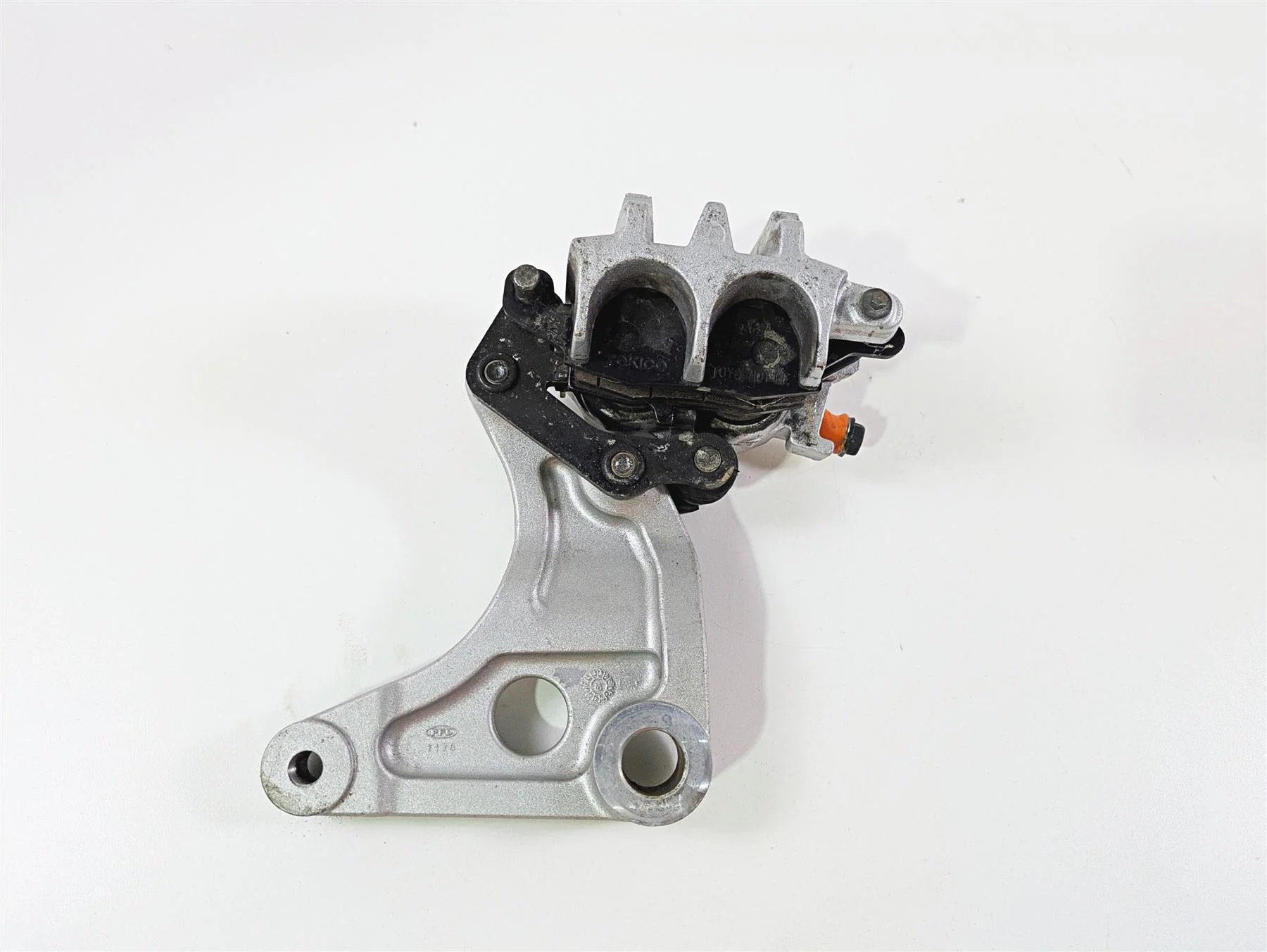 2008 Kawasaki VN1600 Vulcan Nomad Tokico Rear Brake Caliper 43080-5098-GN - Image 9