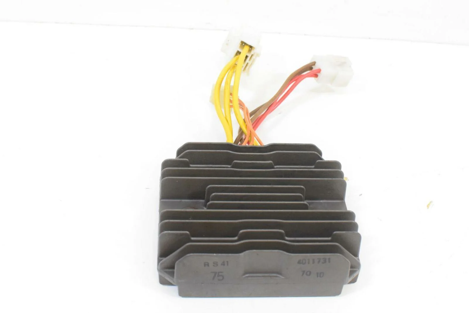 2008 Polaris RMK 700 155" Rectifier Voltage Volts Regulator 4011731 - Image 2