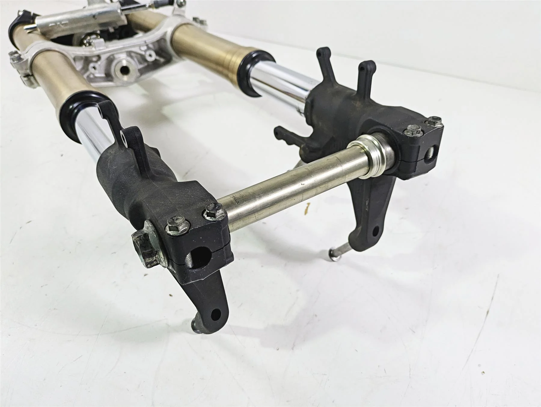 2008 Suzuki GSXR600 Front End Fork Leg Triple Tree Axle 51103-01H10 51104-01H10 - Image 12