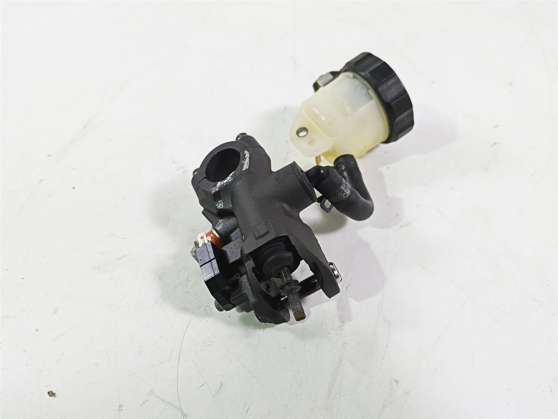 2008 Suzuki GSXR600 Front Radial Brake Master Cylinder 11/16 Nissin 59600-47H00 - Image 11