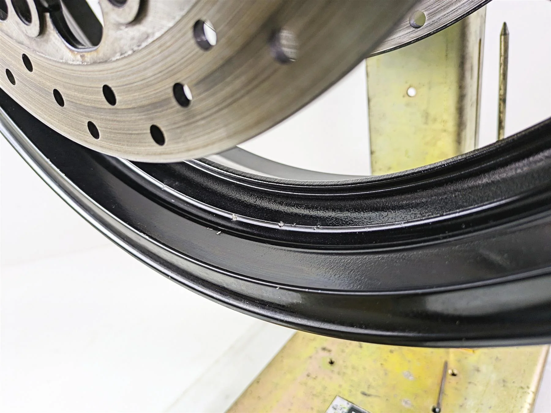 2008 Suzuki GSXR600 Front Wheel Rim 17x3.5 & Brake Rotor Discs 54111-37H00-019 - Image 12