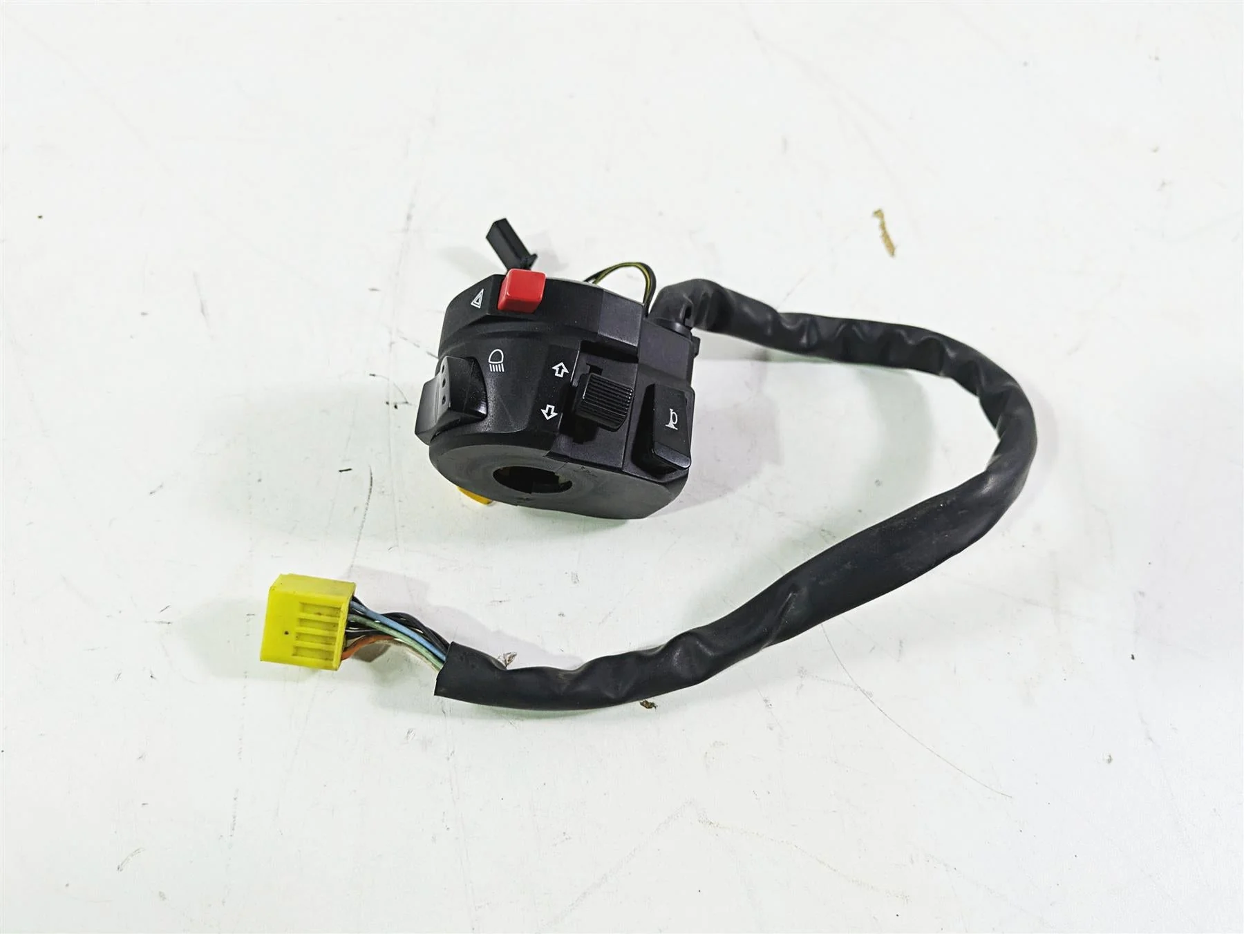 2008 Suzuki GSXR600 Left Hand Light Blinker Horn Control Switch 37400-37H13 - Image 4