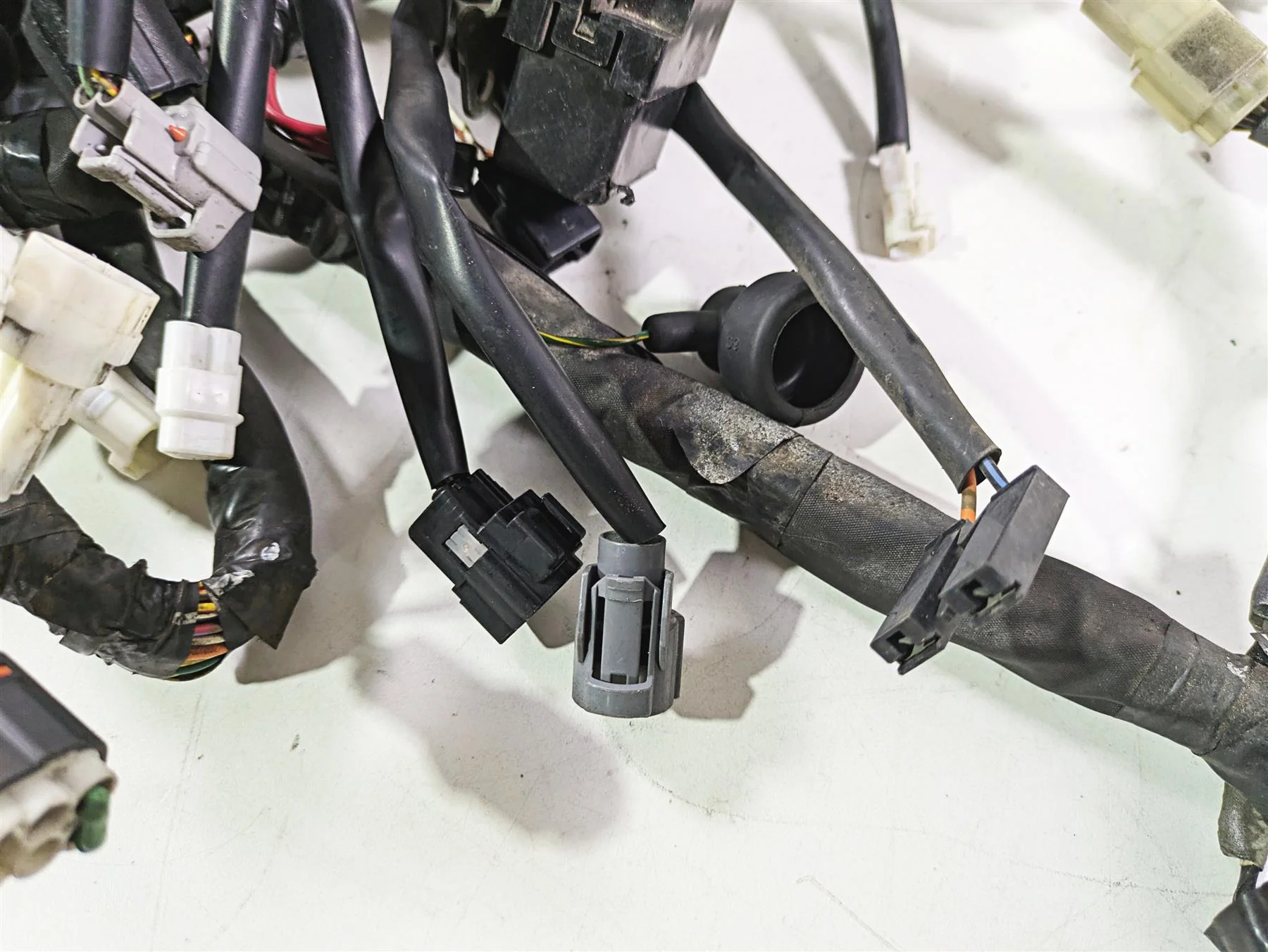 2008 Suzuki GSXR600 Main & Front Wiring Harness Loom No Cuts 36610-37H31 - Image 11