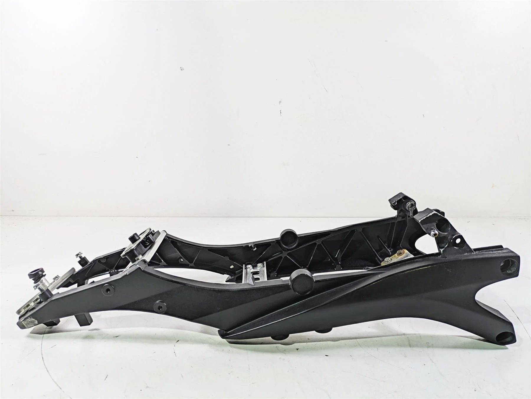 2008 Suzuki GSXR600 Straight Rear Subframe Sub Frame 41211-37H00-YUG - Image 3