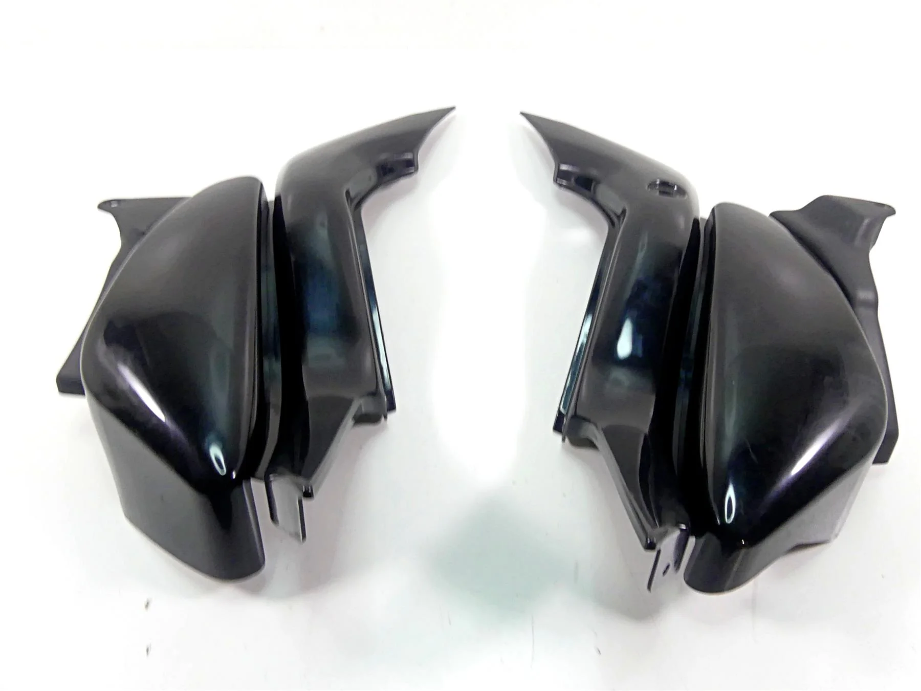2008 Suzuki M109R VZR1800 Between Leg Side Cover Fairing Set 47211-48G00 - Image 3