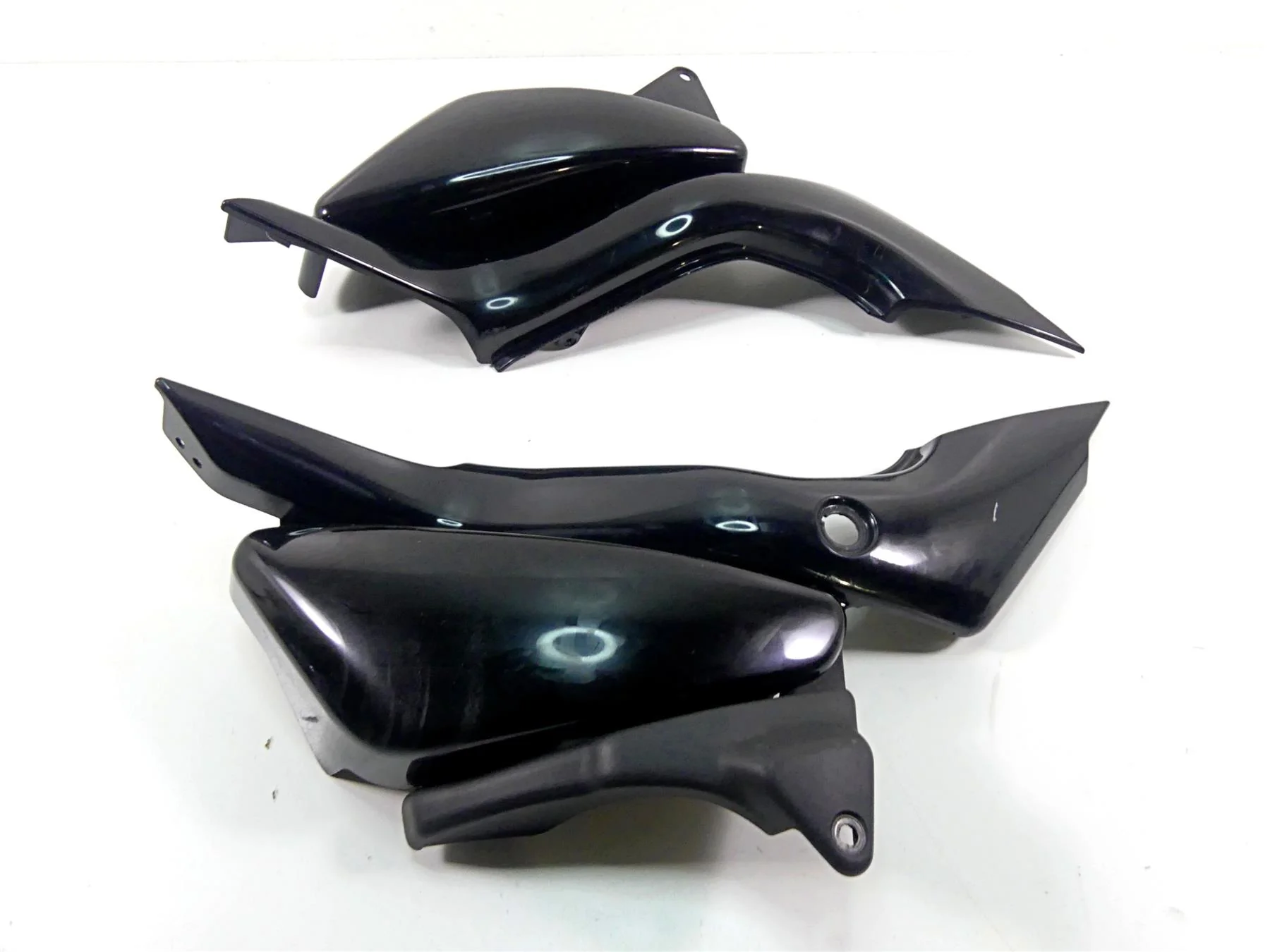 2008 Suzuki M109R VZR1800 Between Leg Side Cover Fairing Set 47211-48G00 - Image 4