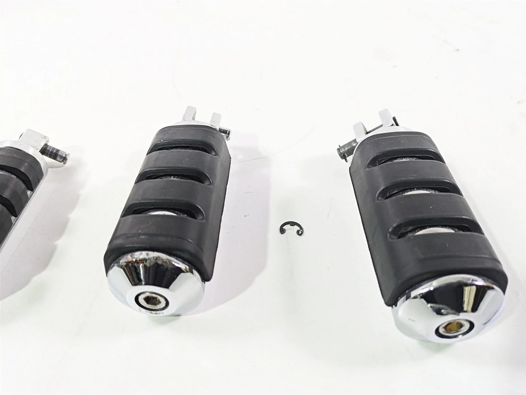 2008 Suzuki M109R VZR1800 Kuryakyn Small Iso Foot Peg Footpeg Footrest Set - Image 5