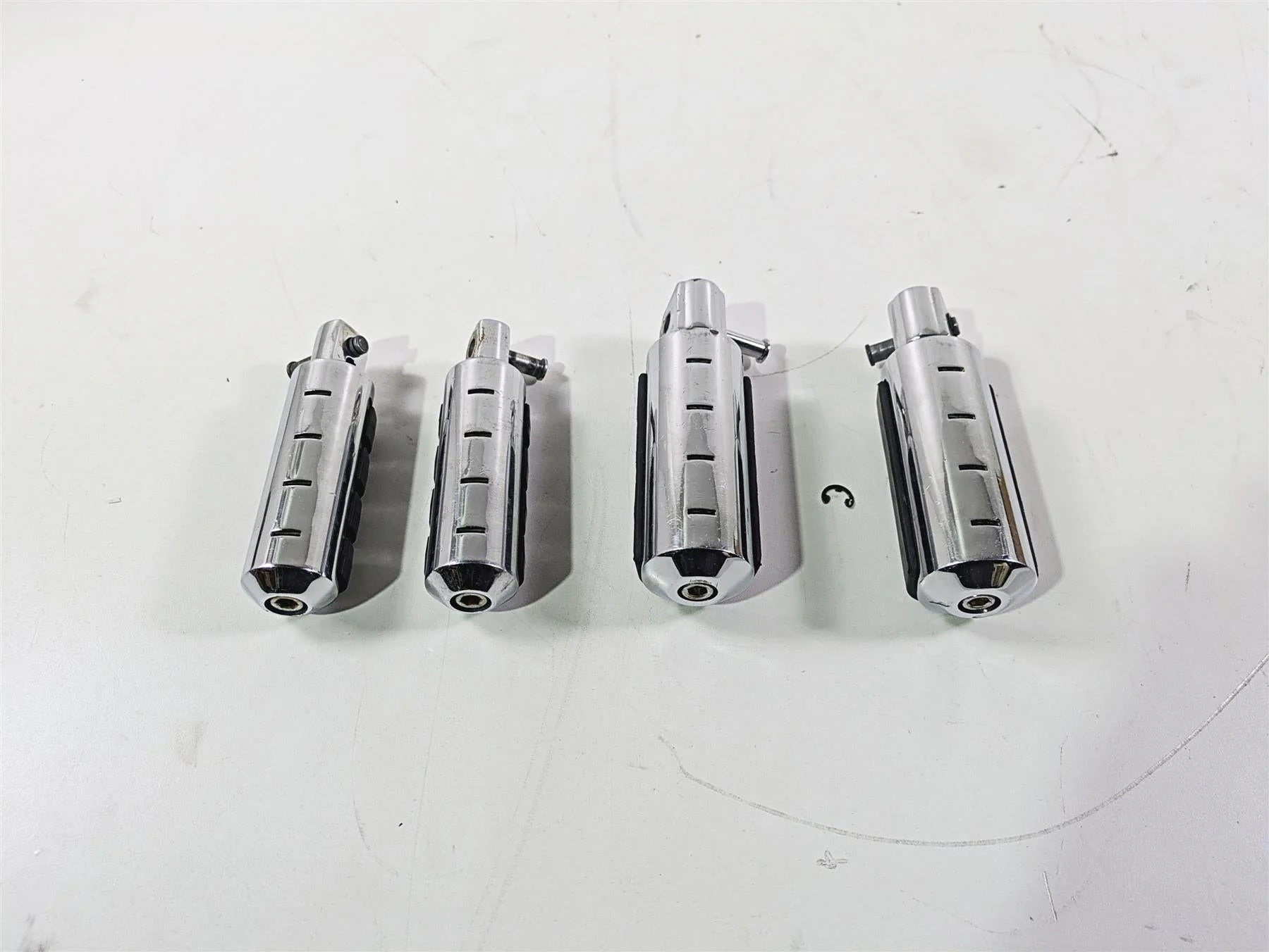 2008 Suzuki M109R VZR1800 Kuryakyn Small Iso Foot Peg Footpeg Footrest Set - Image 9