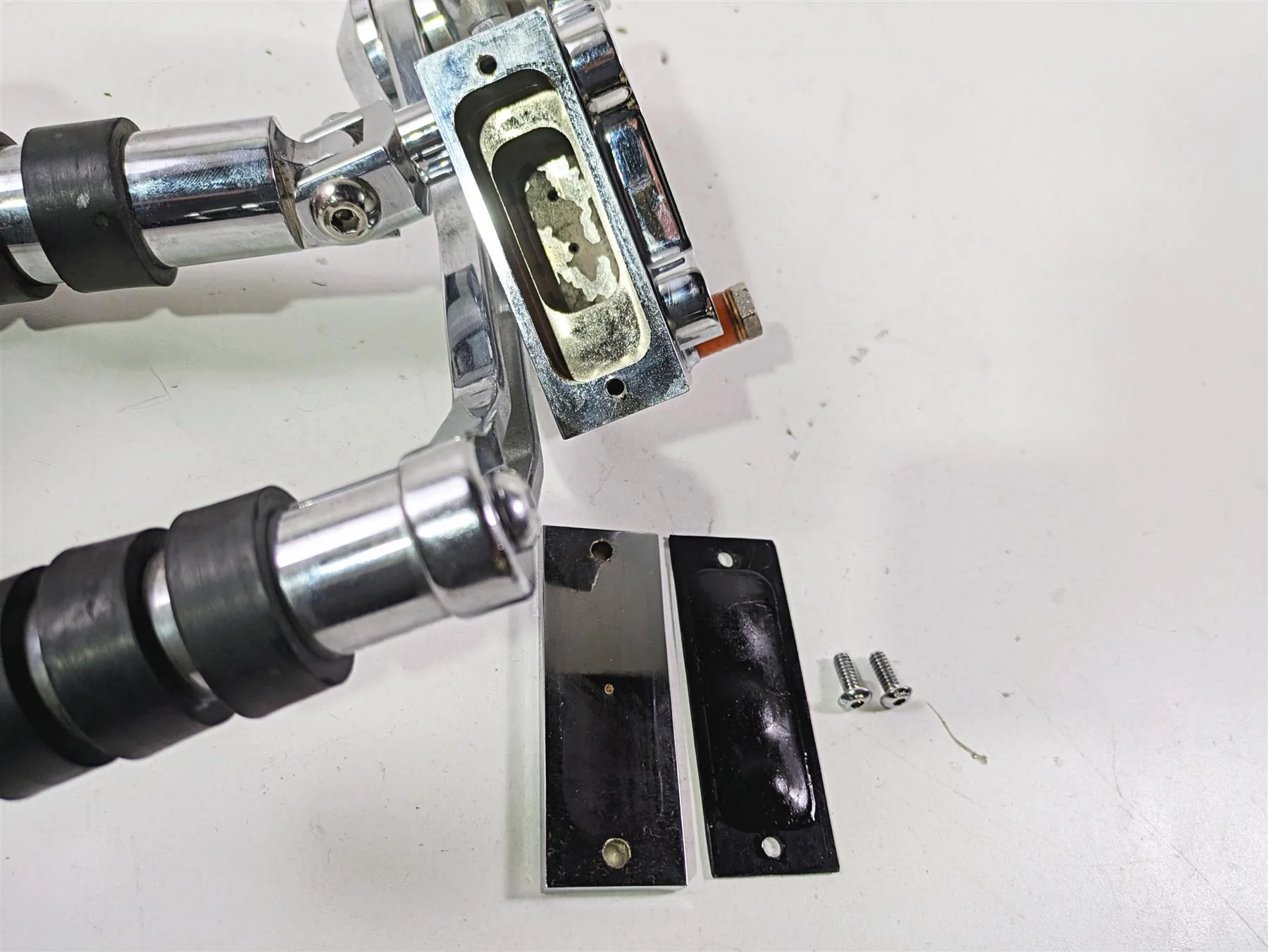 2008 Ultima Motorcycles Fat Bastard Left Right Forward Foot Control Peg Set - Image 12