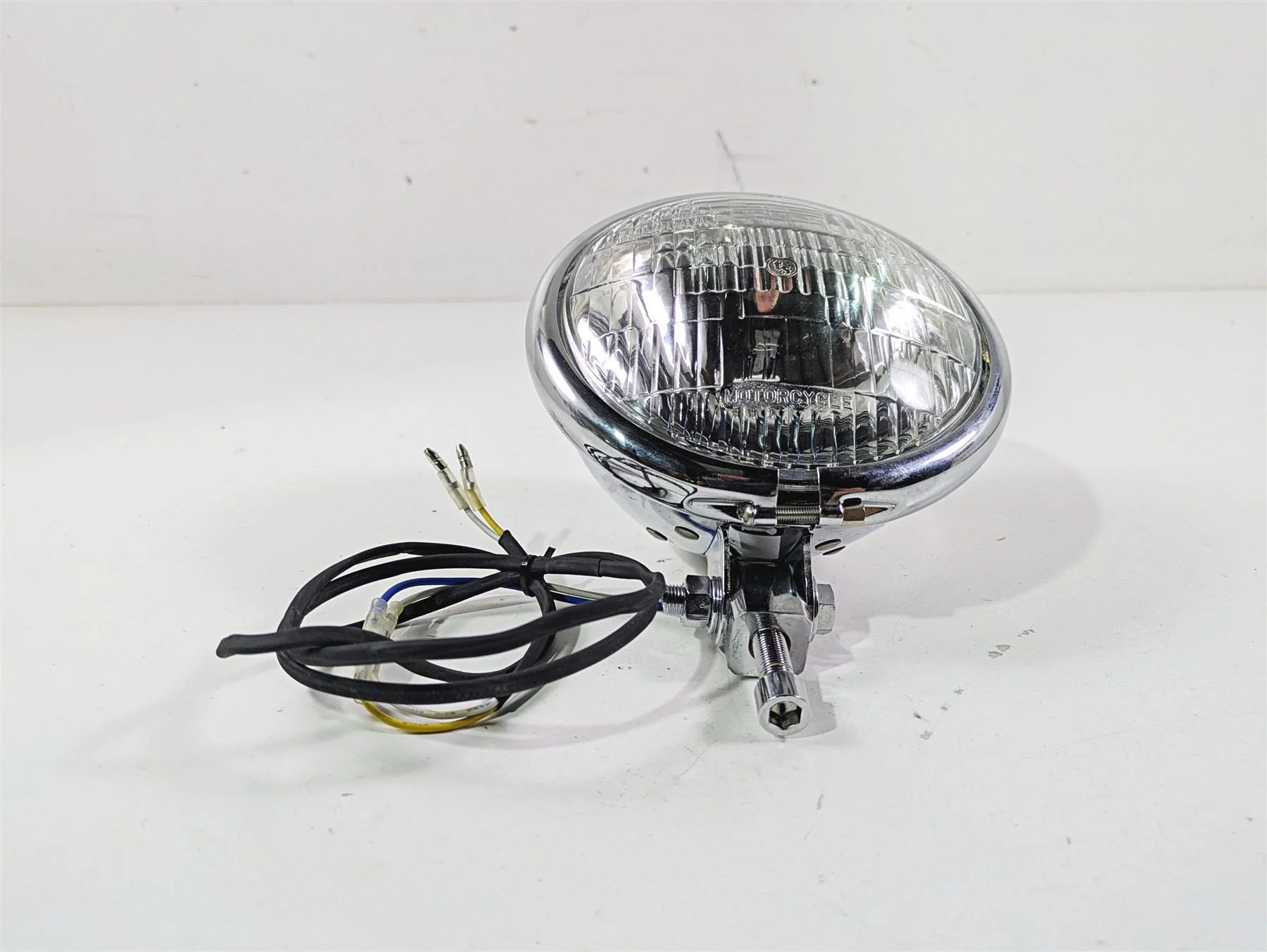 2008 Ultima Motorcycles Fat Bastard Round Chrome Headlight & Mount - Image 4