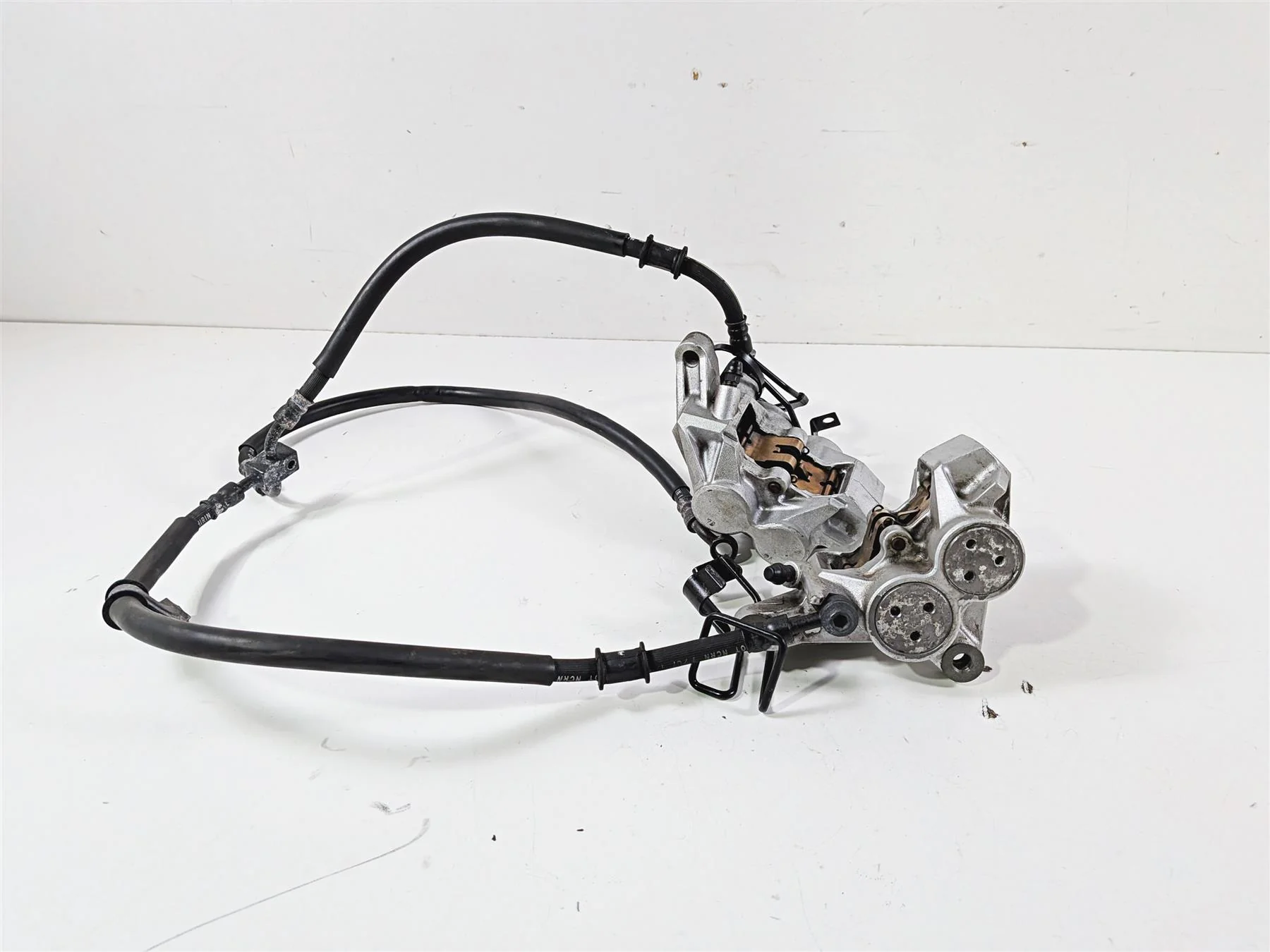 2008 Yamaha XV1900 Roadliner S Front Brake Caliper Set 1D7-2580T-00-00 - Image 6