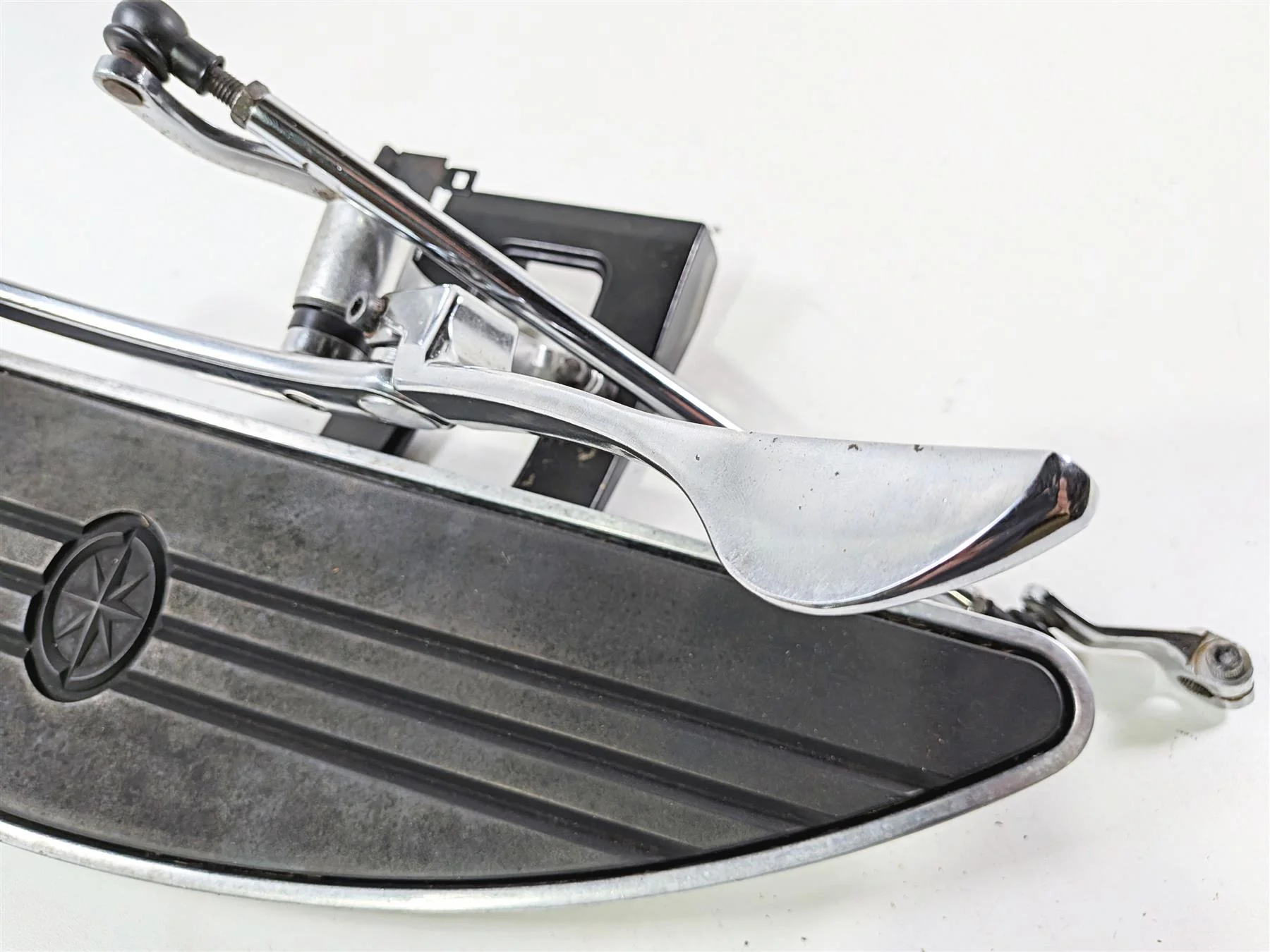 2008 Yamaha XV1900 Roadliner S Left Floorboard & Shifter 1D7-27410-00-00 - Image 10