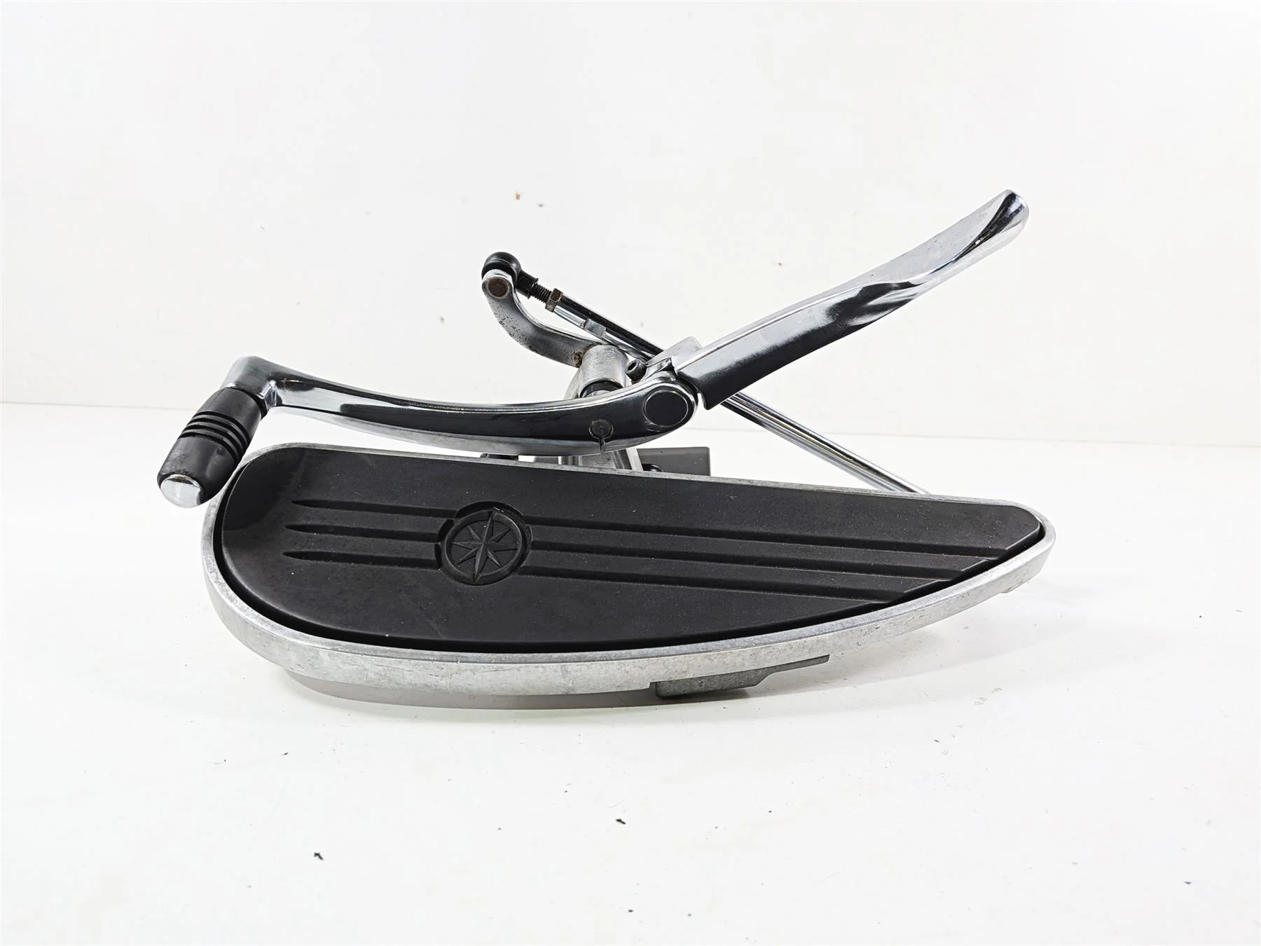 2008 Yamaha XV1900 Roadliner S Left Floorboard & Shifter 1D7-27410-00-00 - Image 2