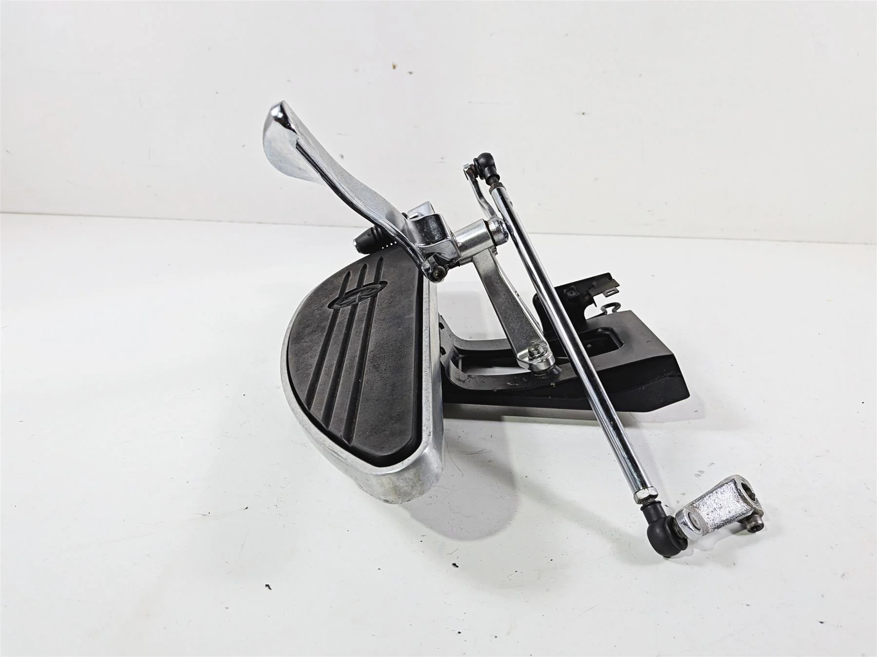 2008 Yamaha XV1900 Roadliner S Left Floorboard & Shifter 1D7-27410-00-00 - Image 3