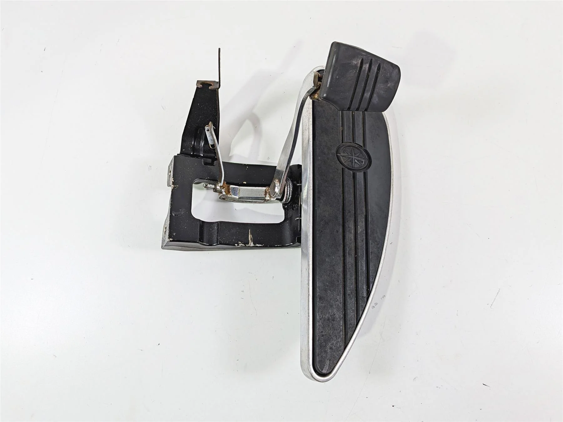 2008 Yamaha XV1900 Roadliner S Right Floor Board & Brake Pedal 1D7-27420-00-00 - Image 2