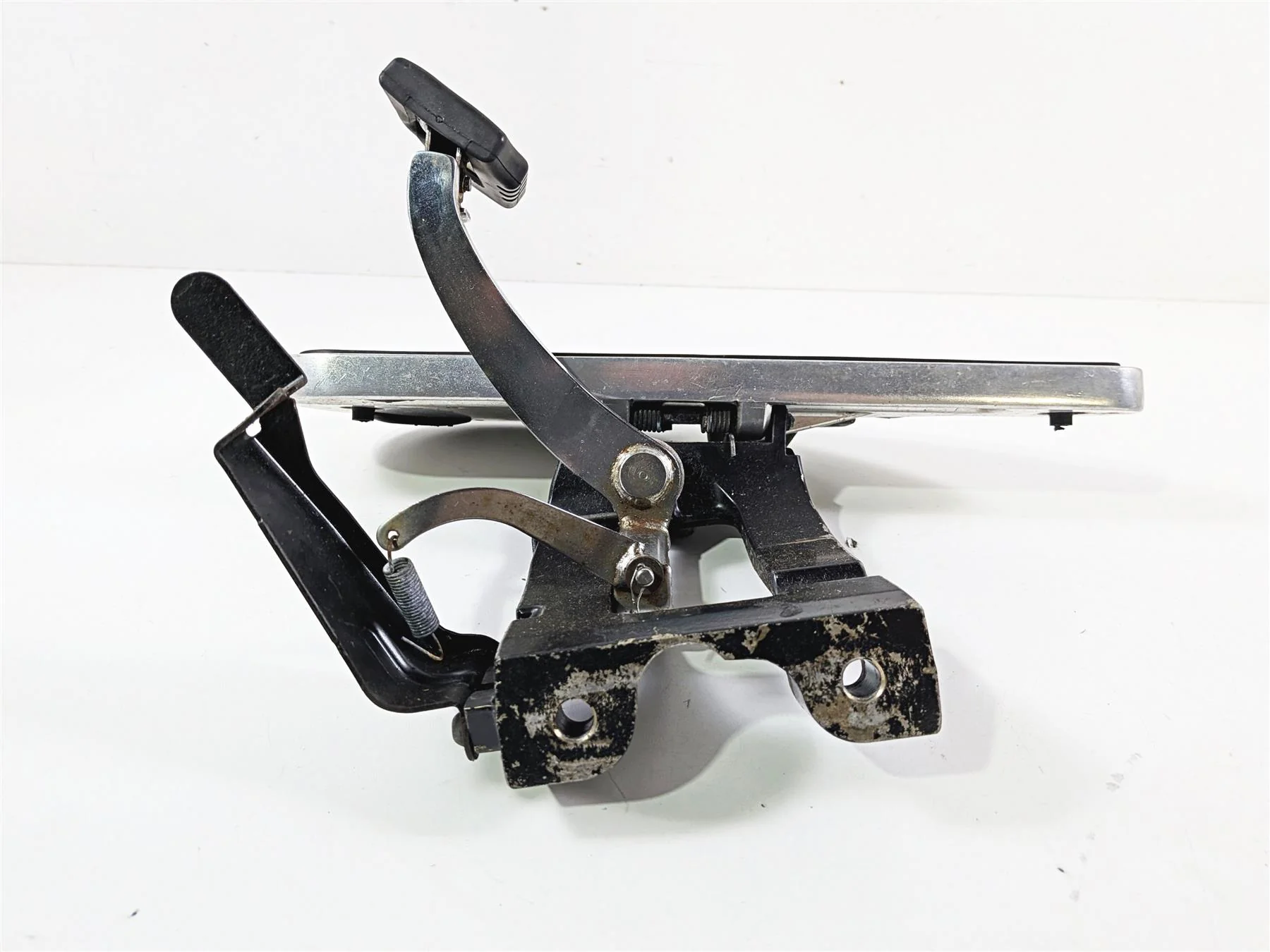 2008 Yamaha XV1900 Roadliner S Right Floor Board & Brake Pedal 1D7-27420-00-00 - Image 6