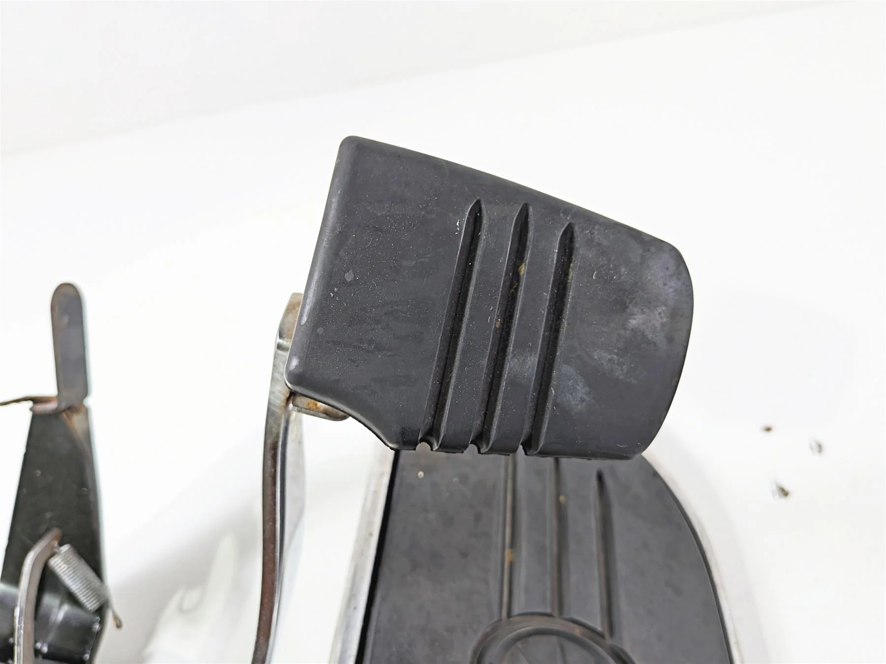 2008 Yamaha XV1900 Roadliner S Right Floor Board & Brake Pedal 1D7-27420-00-00 - Image 9