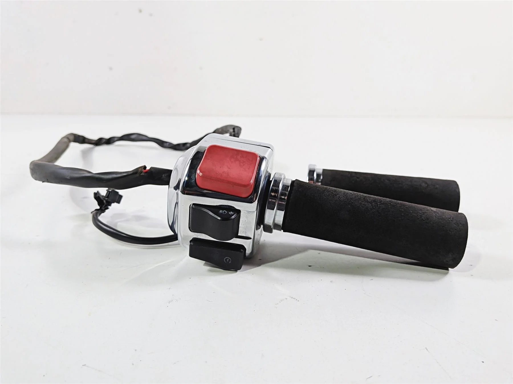 2008 Yamaha XV1900 Roadliner S Right Hand Control Switch 1D7-83973-00-00 - Image 2