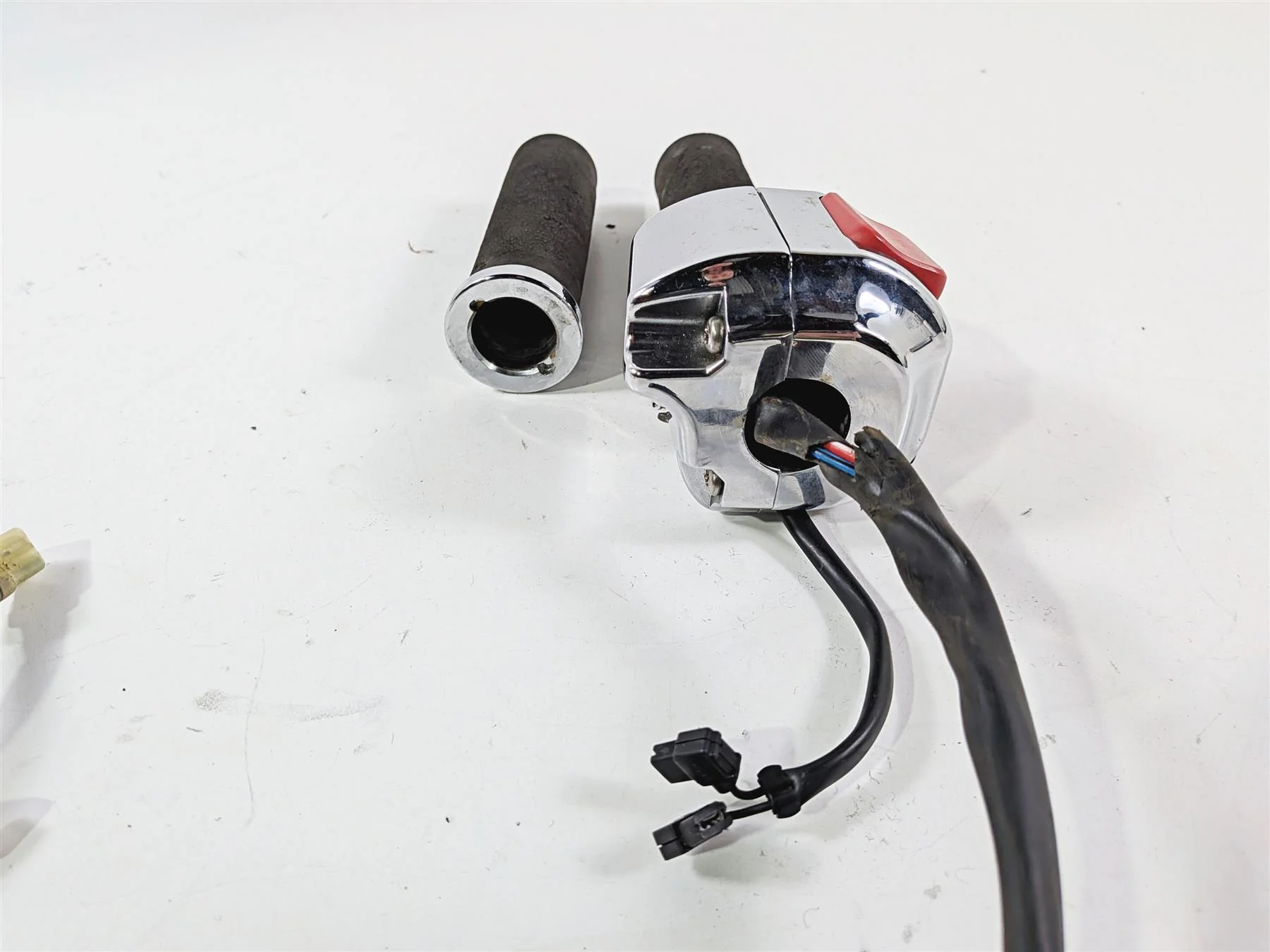 2008 Yamaha XV1900 Roadliner S Right Hand Control Switch 1D7-83973-00-00 - Image 5