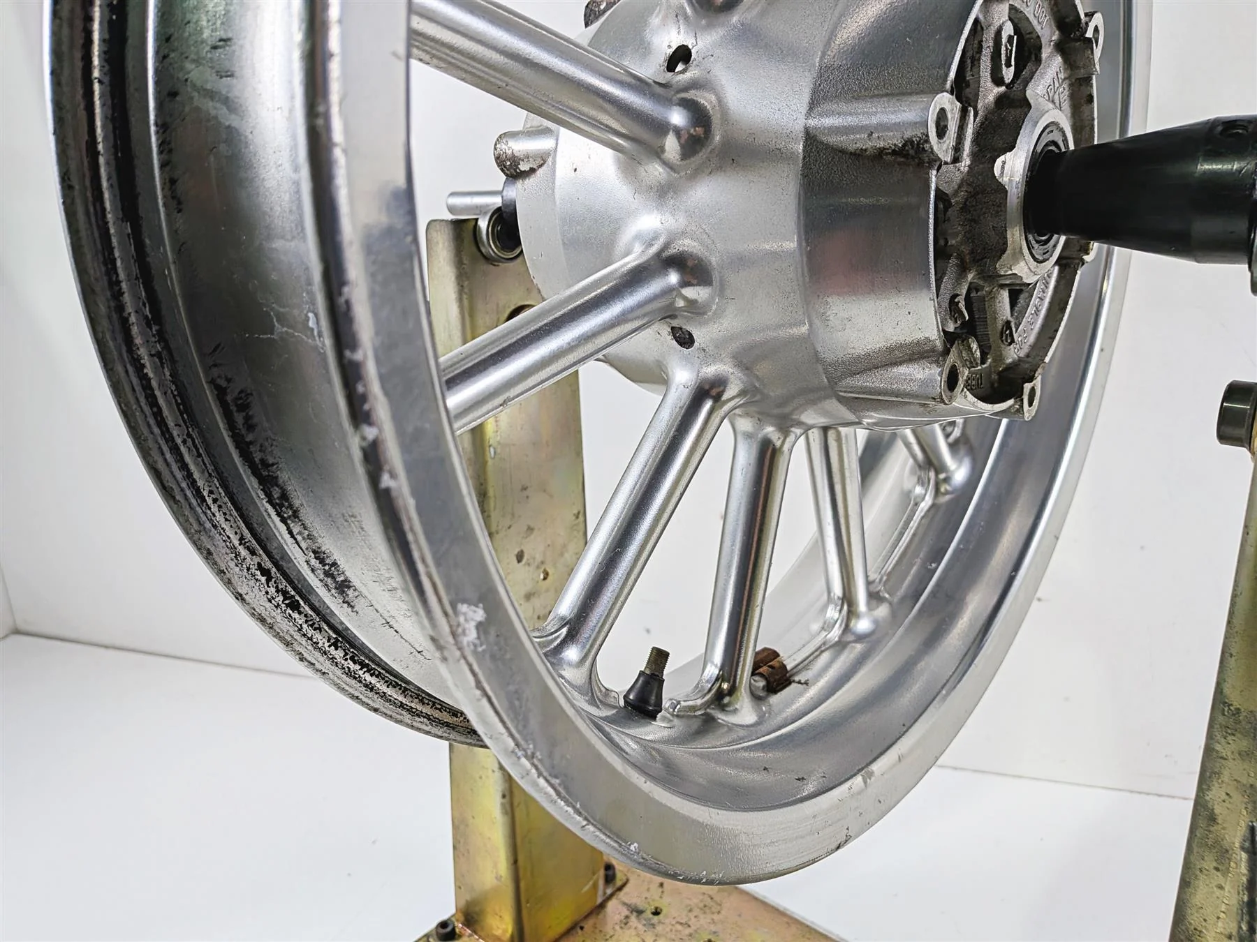 2008 Yamaha XV1900 Roadliner S Straight 18x4 Front Wheel Rim 1D7-25168-10-P0 - Image 10