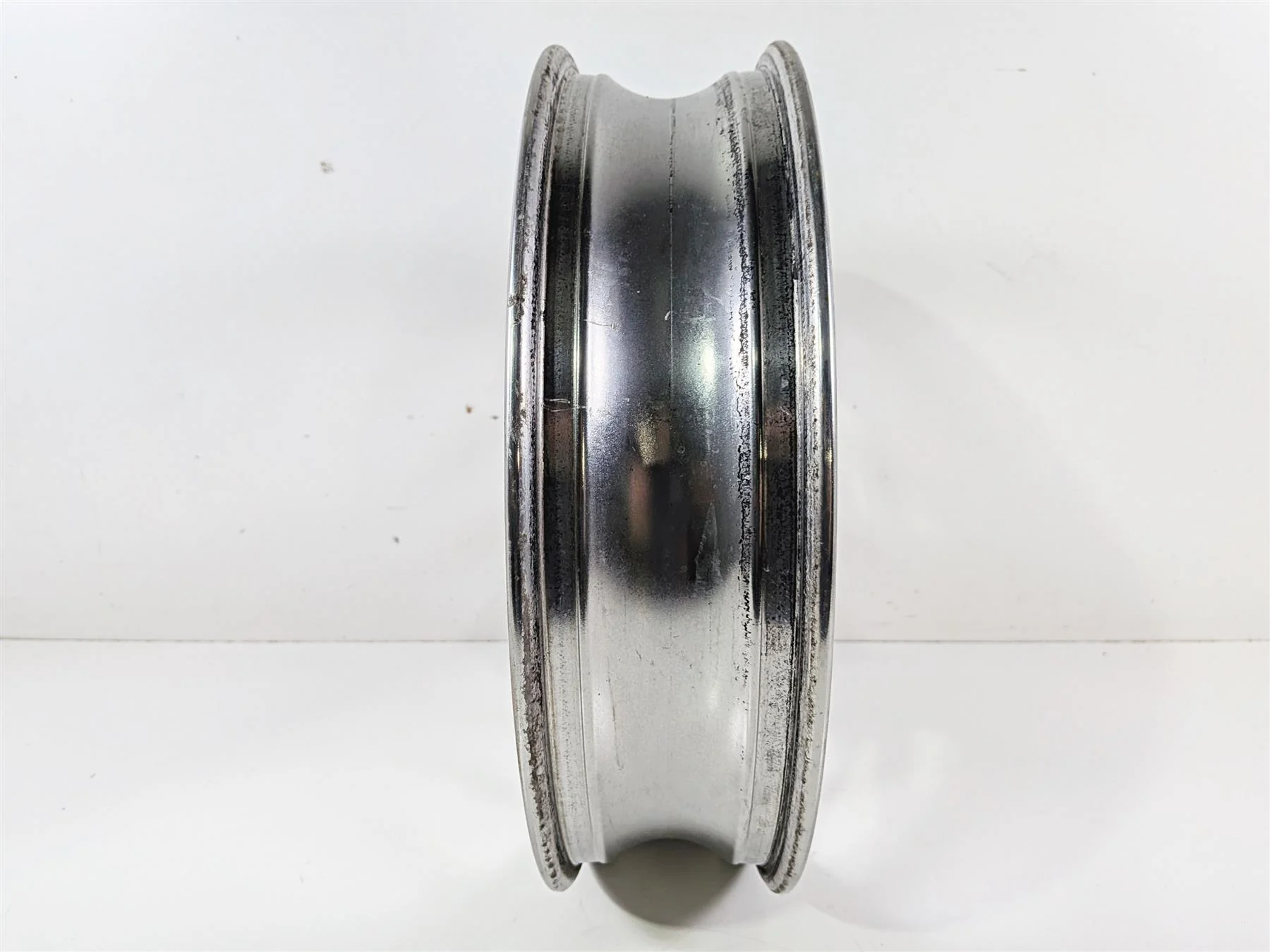2008 Yamaha XV1900 Roadliner S Straight 18x4 Front Wheel Rim 1D7-25168-10-P0 - Image 4