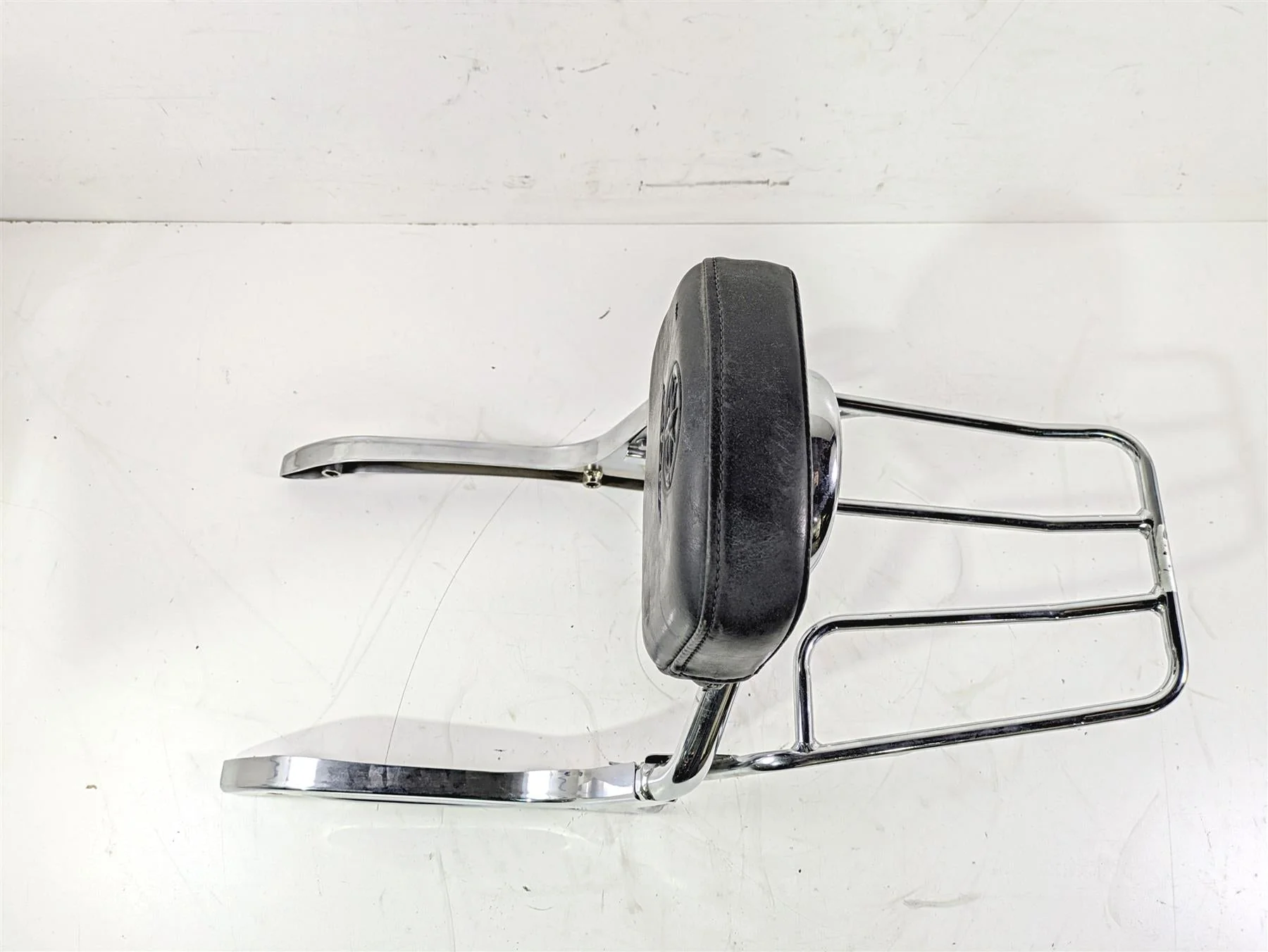 2008 Yamaha XVS1300 V-Star Tourer Backrest Sissy Bar & Mount 5S6-2164F-00-00 - Image 6