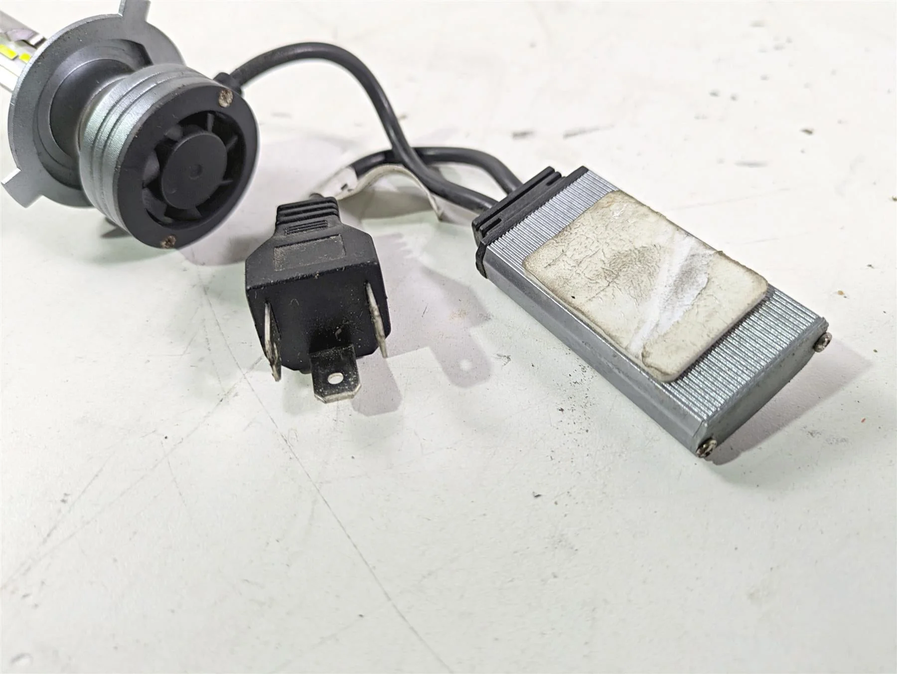 2008 Yamaha XVS1300 V-Star Tourer Fahren H4 Led Headlight Bulb FAH4F6A0807 - Image 11