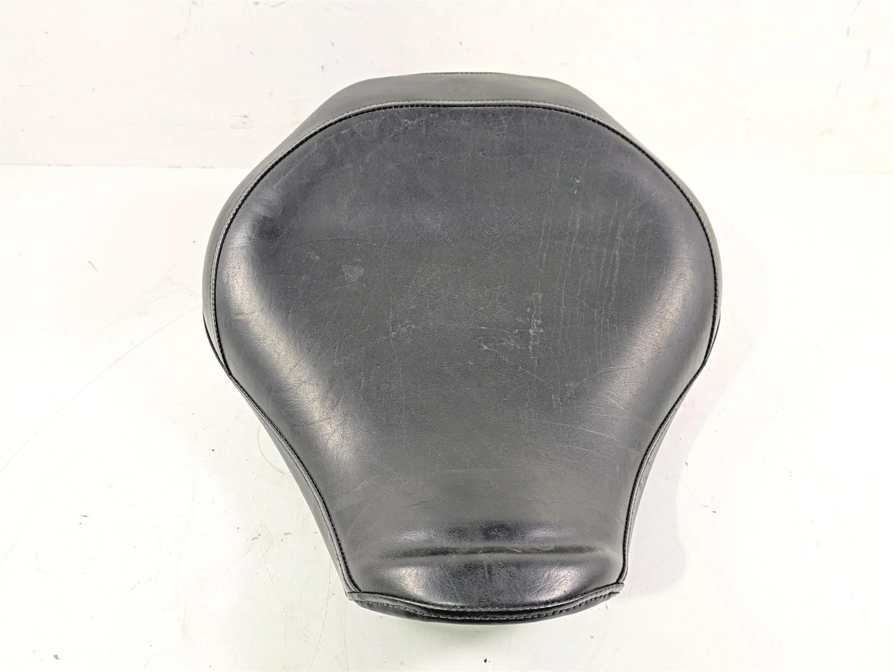 2008 Yamaha XVS1300 V-Star Tourer Front Rider Driver Seat Saddle 3D8-24710-00-00 - Image 2