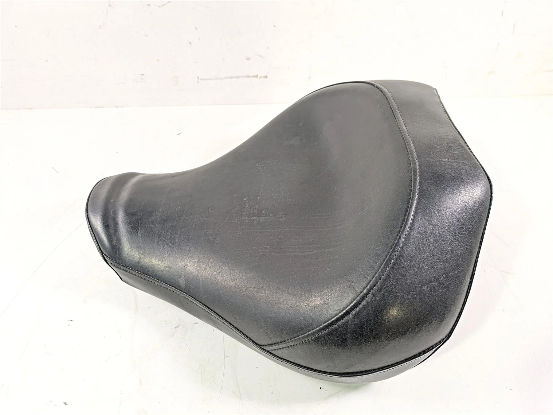 2008 Yamaha XVS1300 V-Star Tourer Front Rider Driver Seat Saddle 3D8-24710-00-00 - Image 3