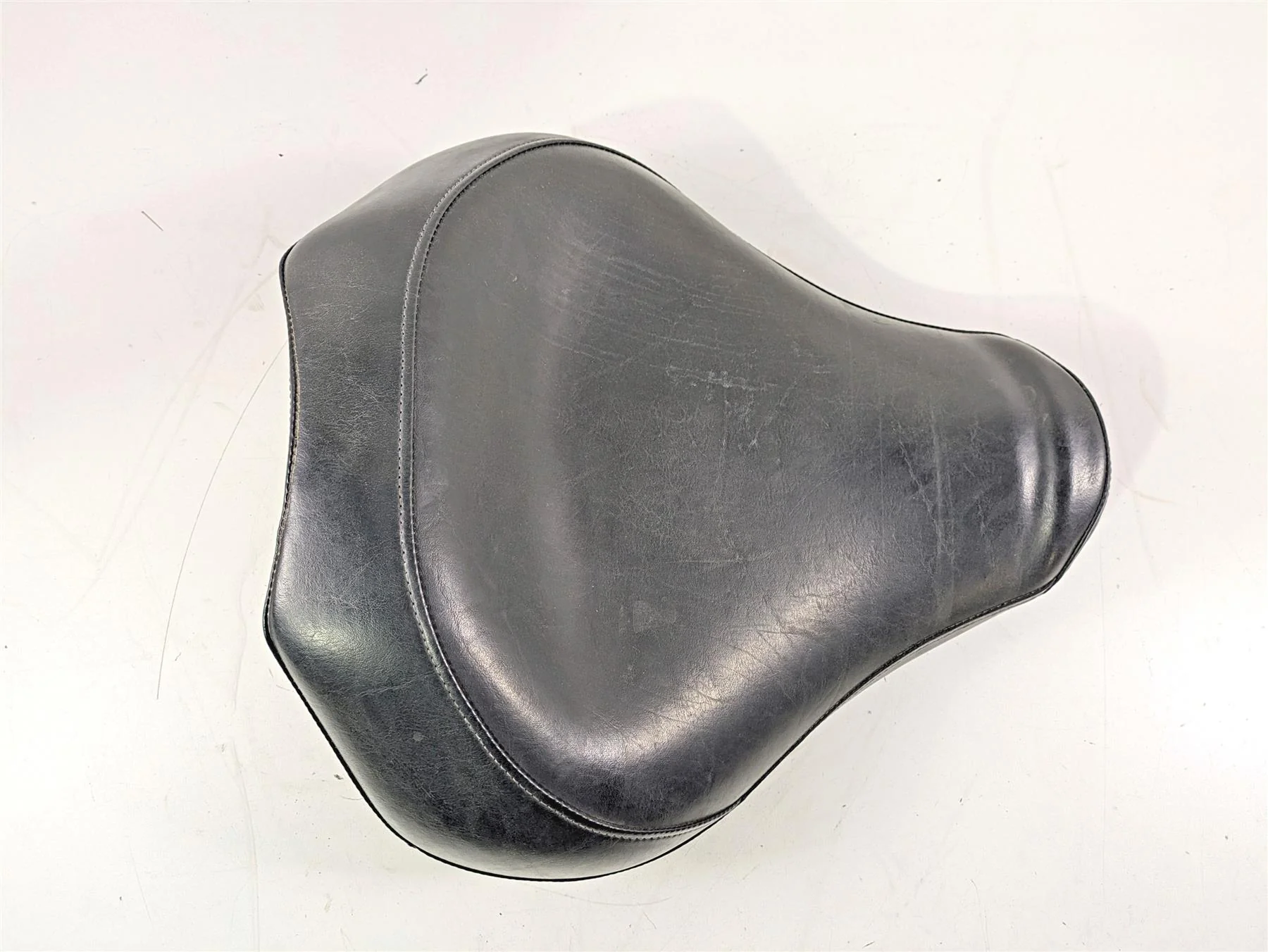 2008 Yamaha XVS1300 V-Star Tourer Front Rider Driver Seat Saddle 3D8-24710-00-00 - Image 5
