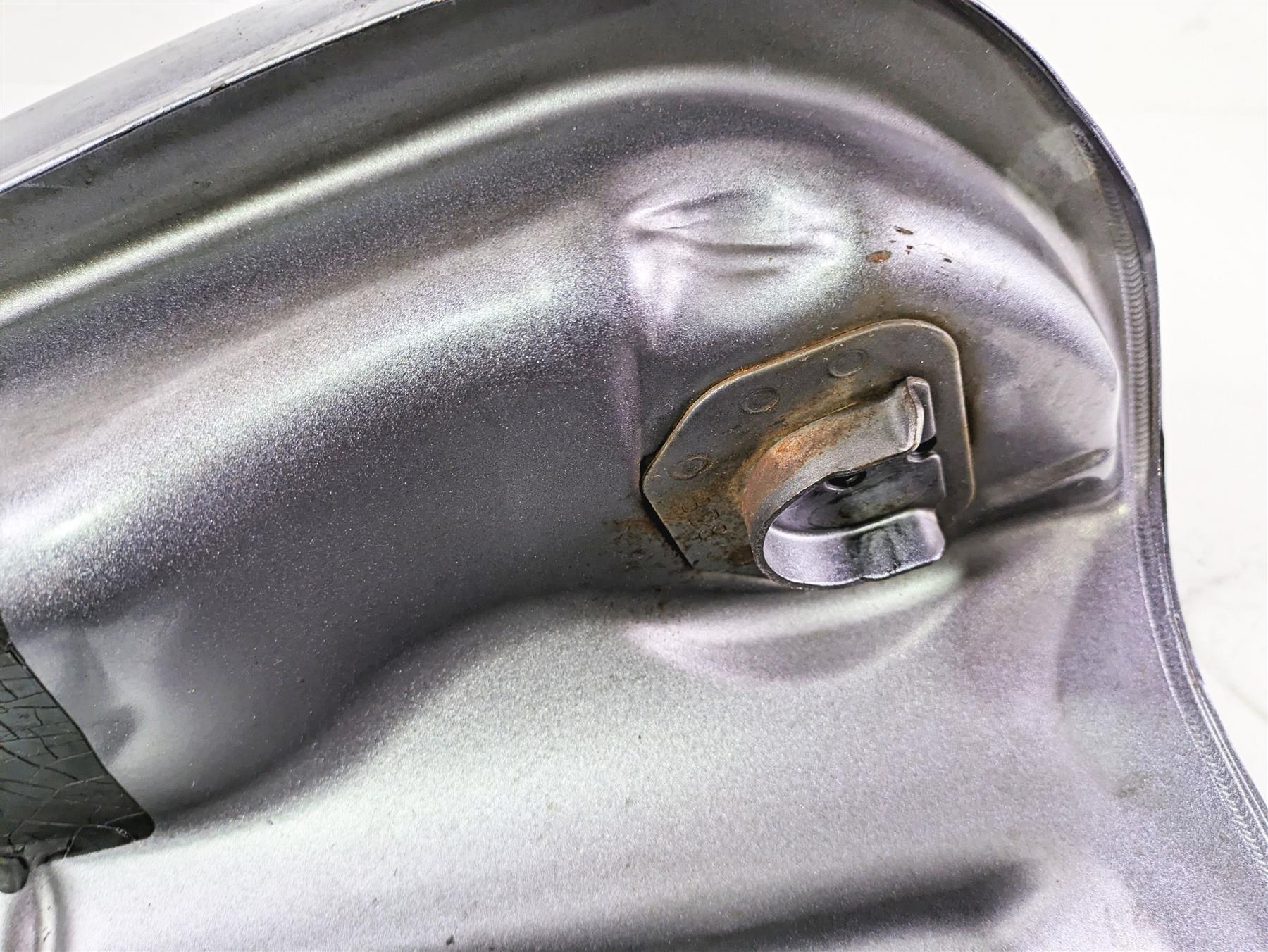 2008 Yamaha XVS1300 V-Star Tourer Fuel Gas Petrol Tank -No Dent 3D8-Y2410-00 - Image 10