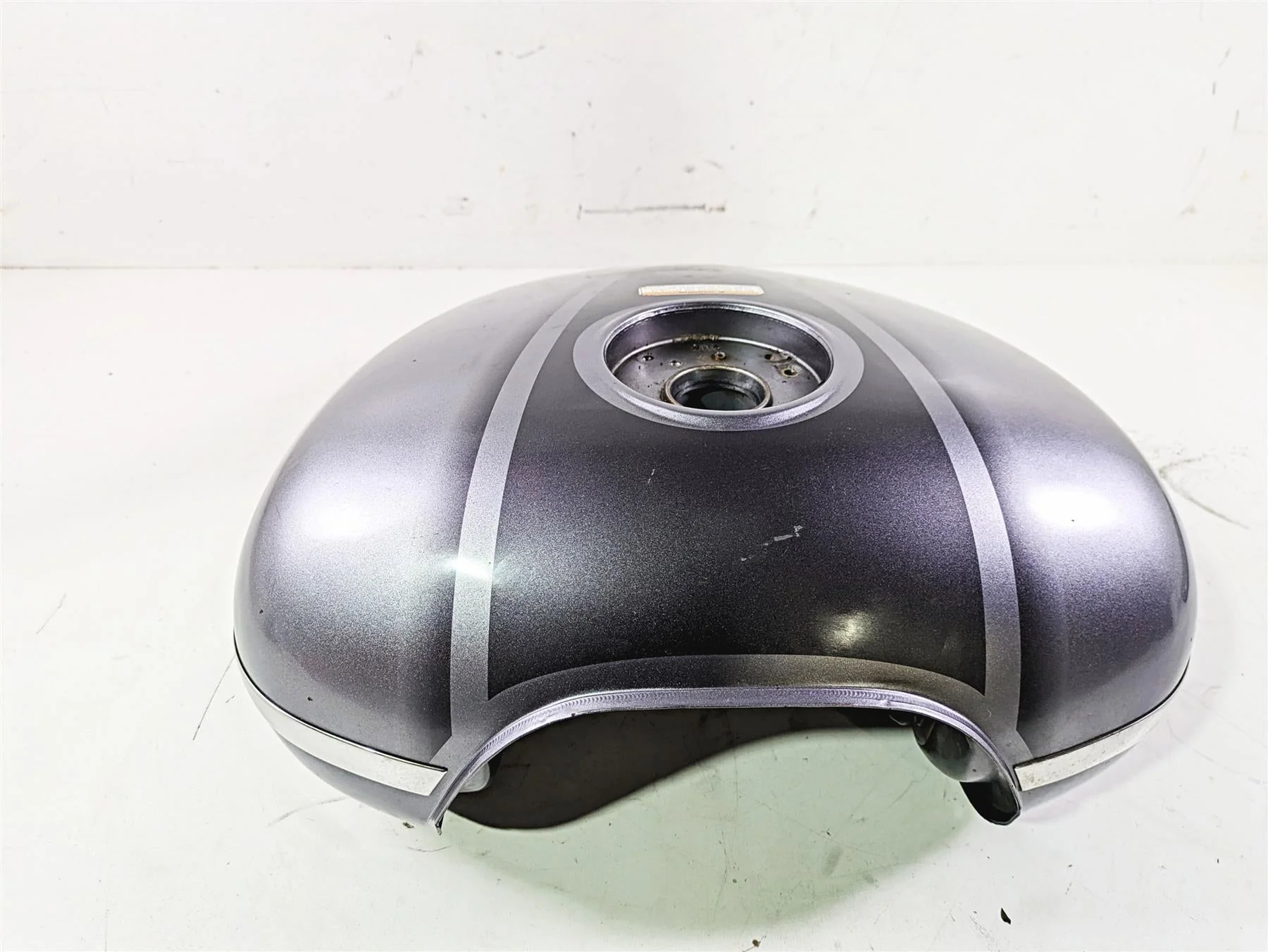 2008 Yamaha XVS1300 V-Star Tourer Fuel Gas Petrol Tank -No Dent 3D8-Y2410-00 - Image 5