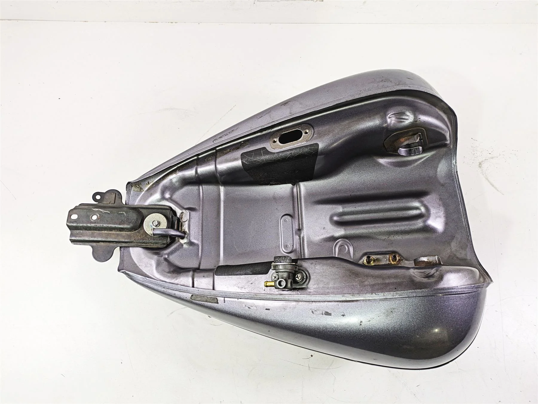 2008 Yamaha XVS1300 V-Star Tourer Fuel Gas Petrol Tank -No Dent 3D8-Y2410-00 - Image 9