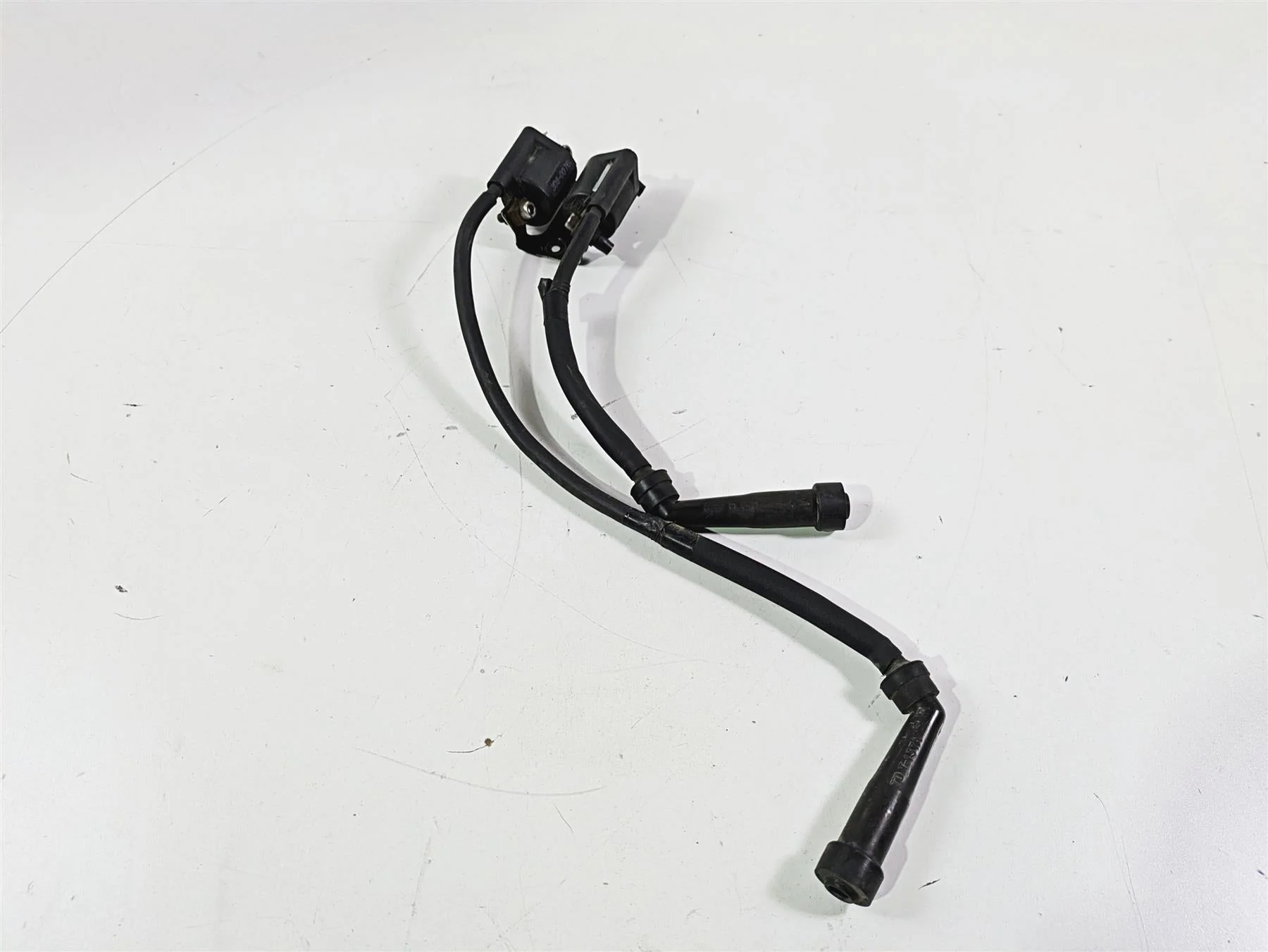2008 Yamaha XVS1300 V-Star Tourer Ignition Coils Wires Plugs 3D8-82310-11-00 - Image 2