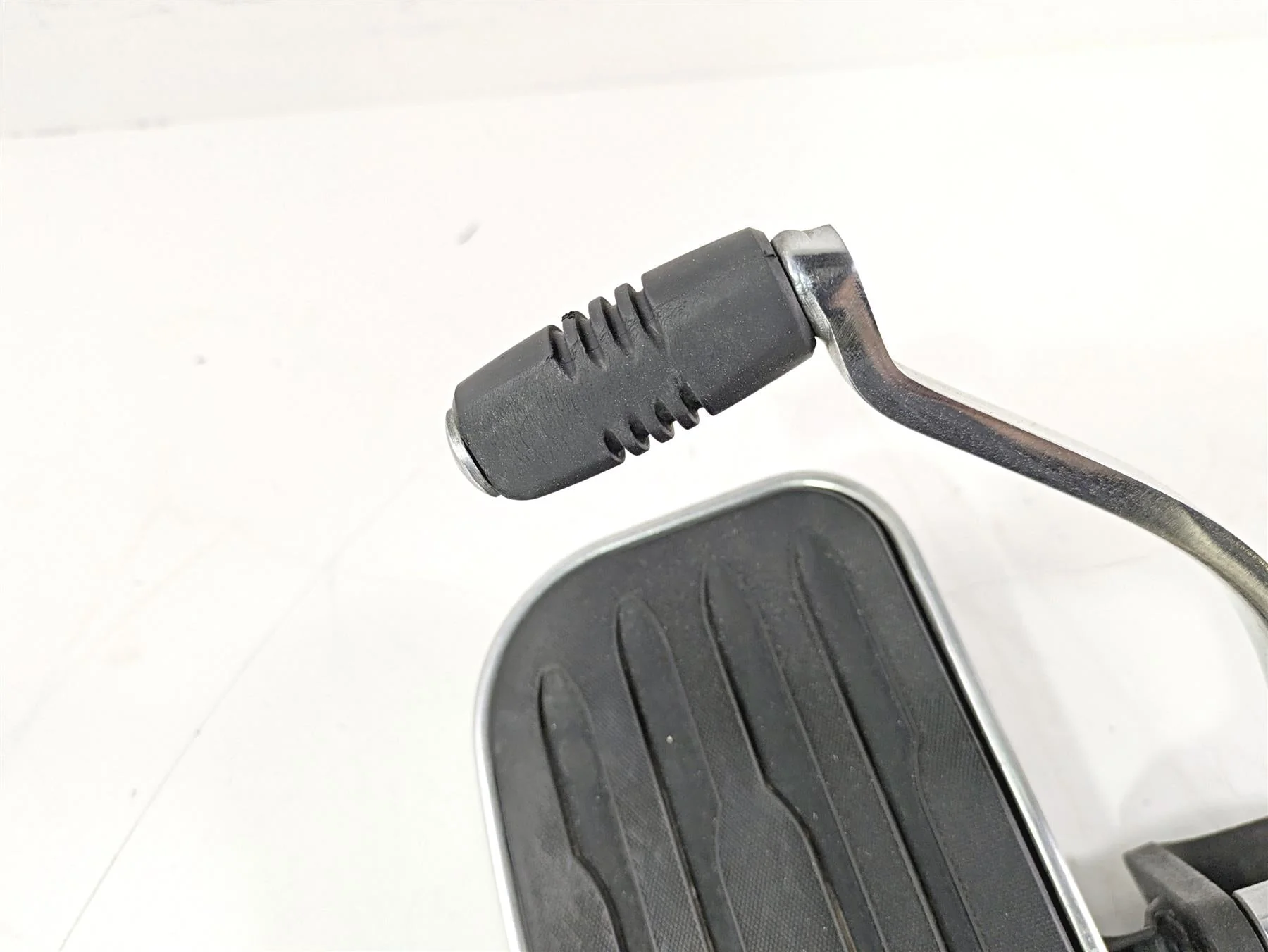 2008 Yamaha XVS1300 V-Star Tourer Left Floorboard Shifter Set 3D8-27410-00-00 - Image 7