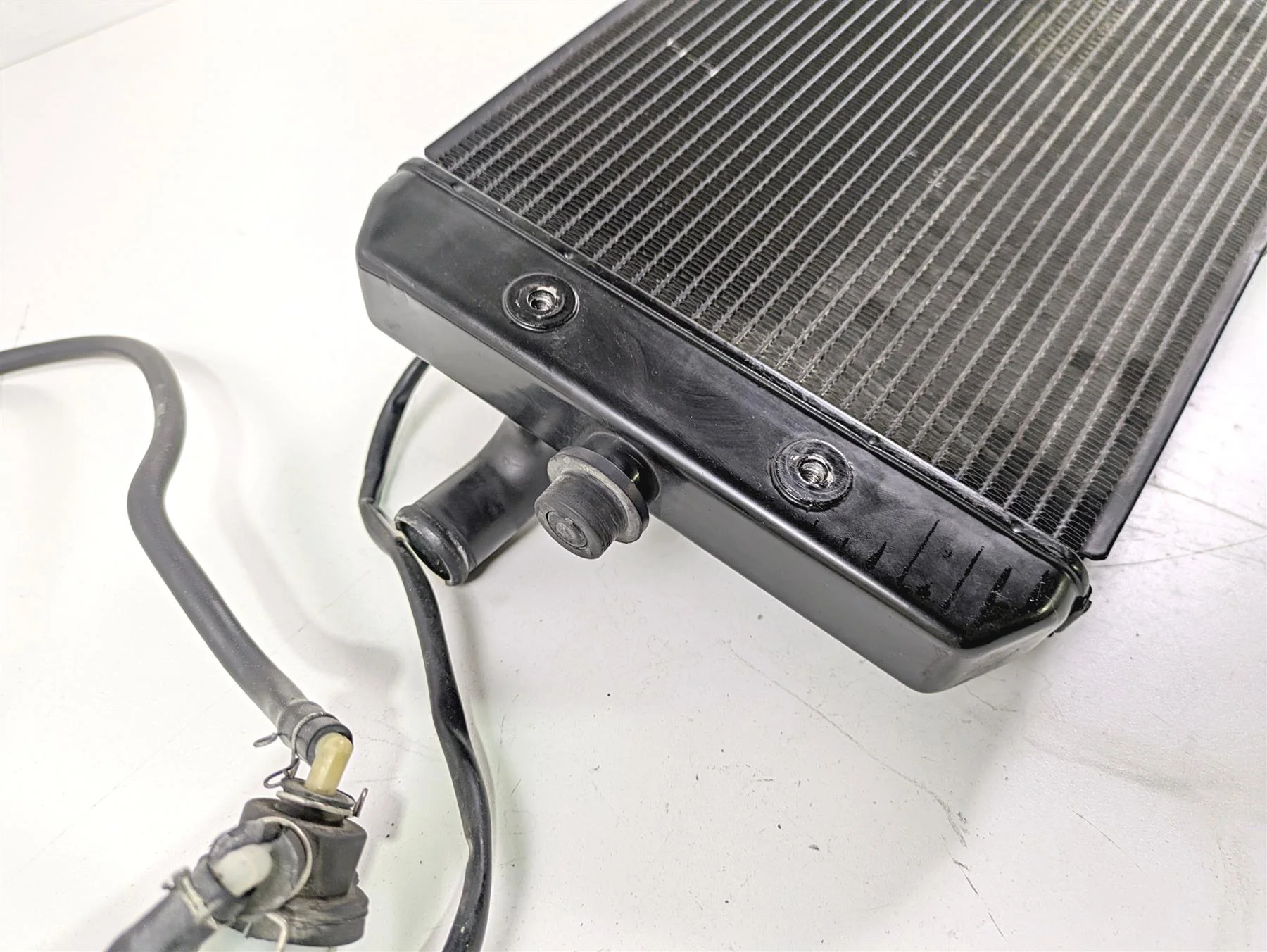 2008 Yamaha XVS1300 V-Star Tourer Radiator Fan Reservoir - READ 3D8-12461-00-00 - Image 12