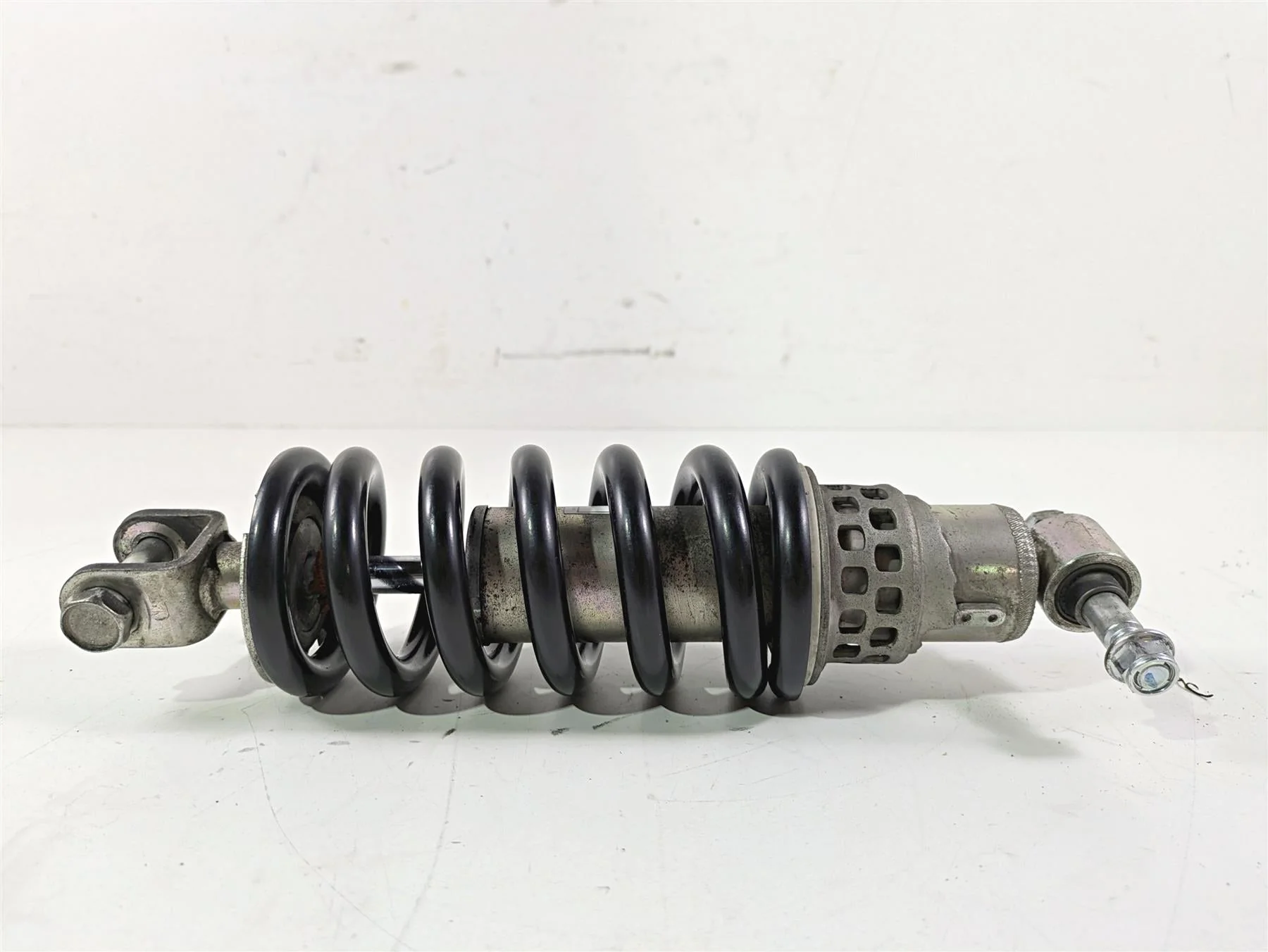 2008 Yamaha XVS1300 V-Star Tourer Rear Damper Shock - Read 3D8-22210-00-00 - Image 6