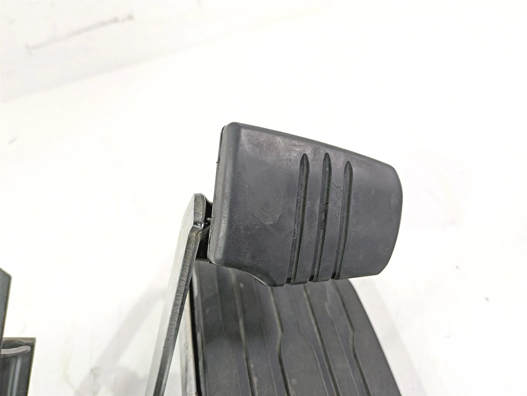 2008 Yamaha XVS1300 V-Star Tourer Right Floorboard Brake Pedal 3D8-27420-00-00 - Image 6