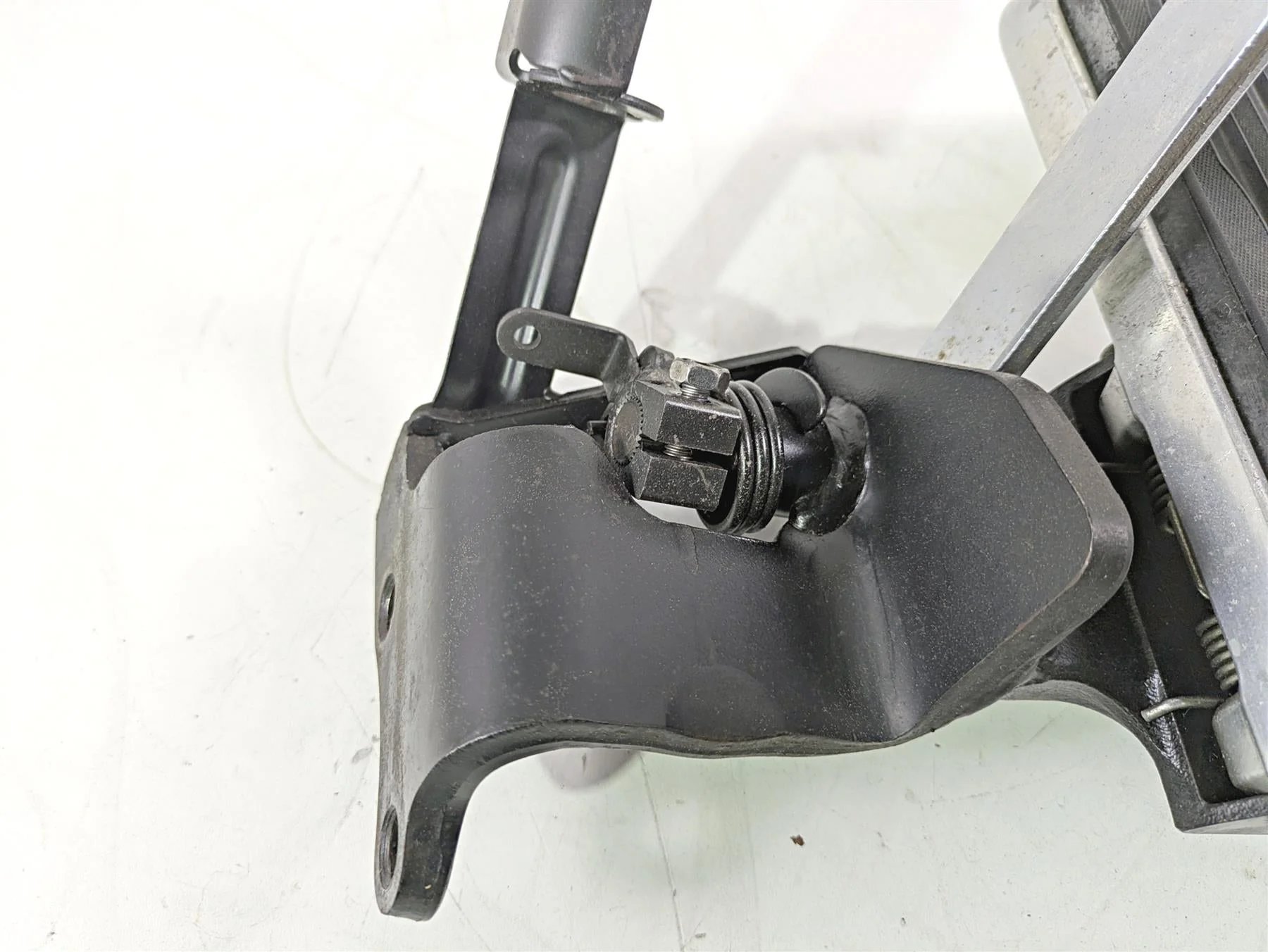2008 Yamaha XVS1300 V-Star Tourer Right Floorboard Brake Pedal 3D8-27420-00-00 - Image 7
