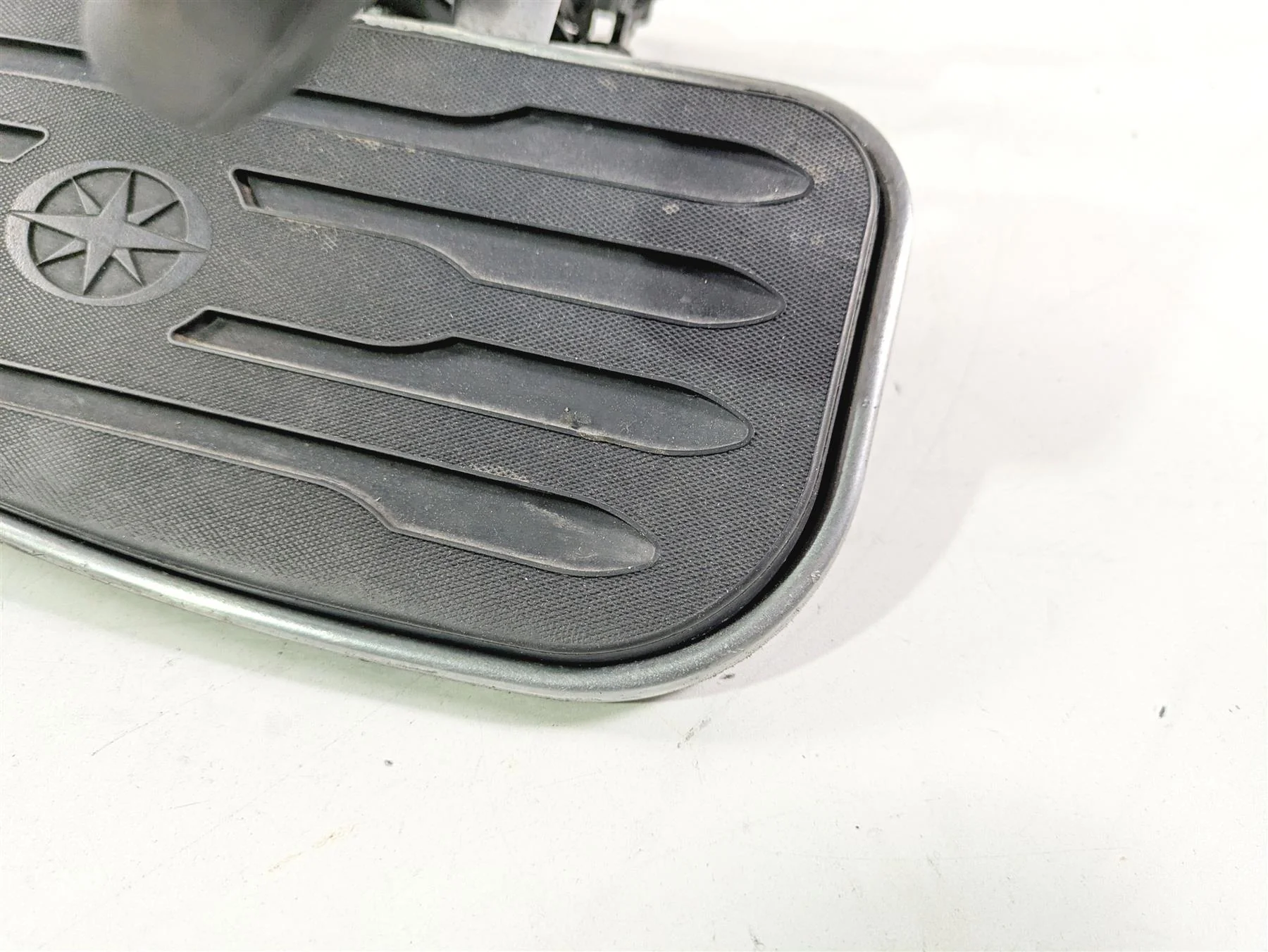 2008 Yamaha XVS1300 V-Star Tourer Right Floorboard Brake Pedal 3D8-27420-00-00 - Image 8