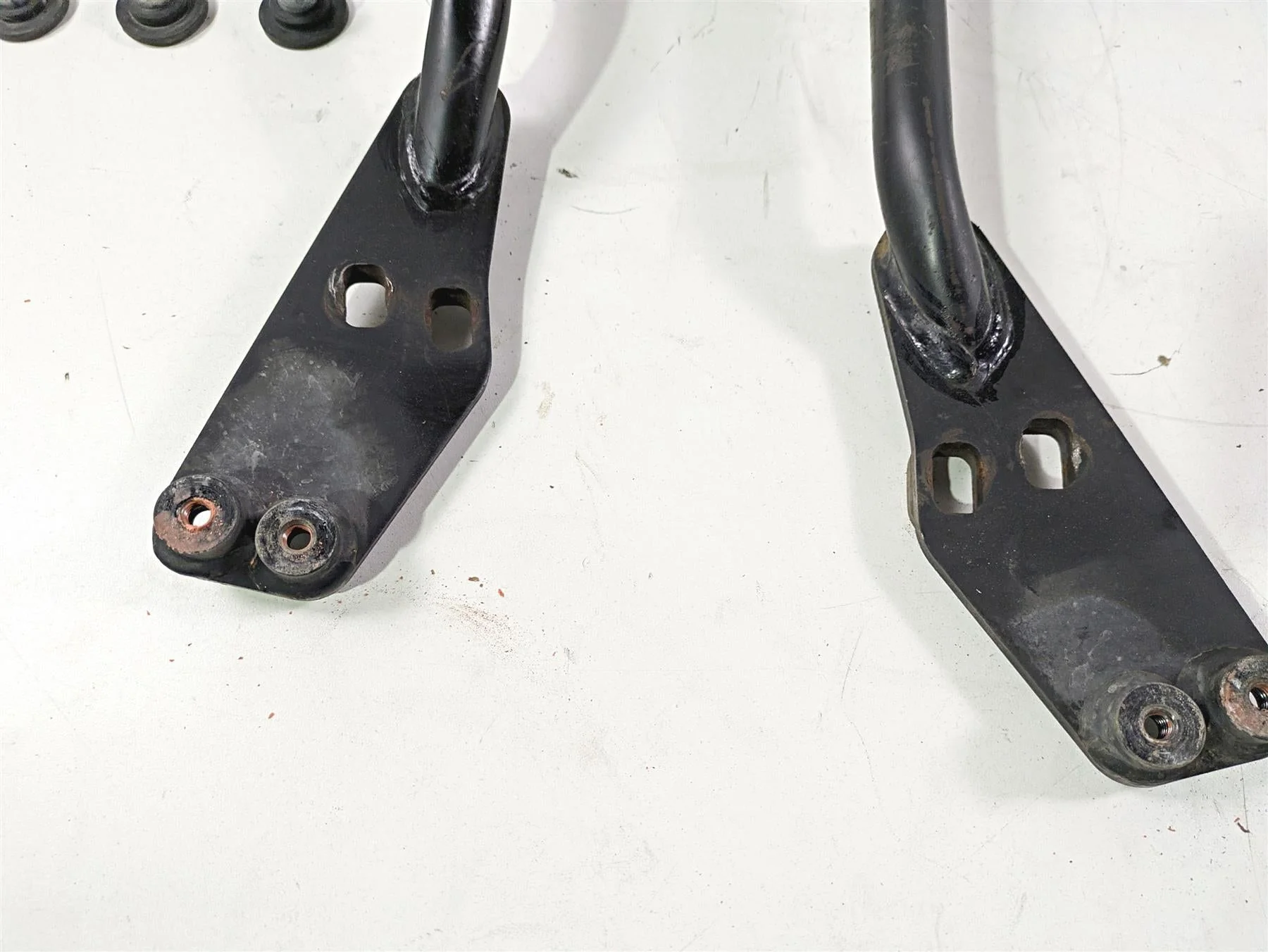 2008 Yamaha XVS1300 V-Star Tourer Saddlebag Mount Holder Set 5S6-28474-00-00 - Image 5