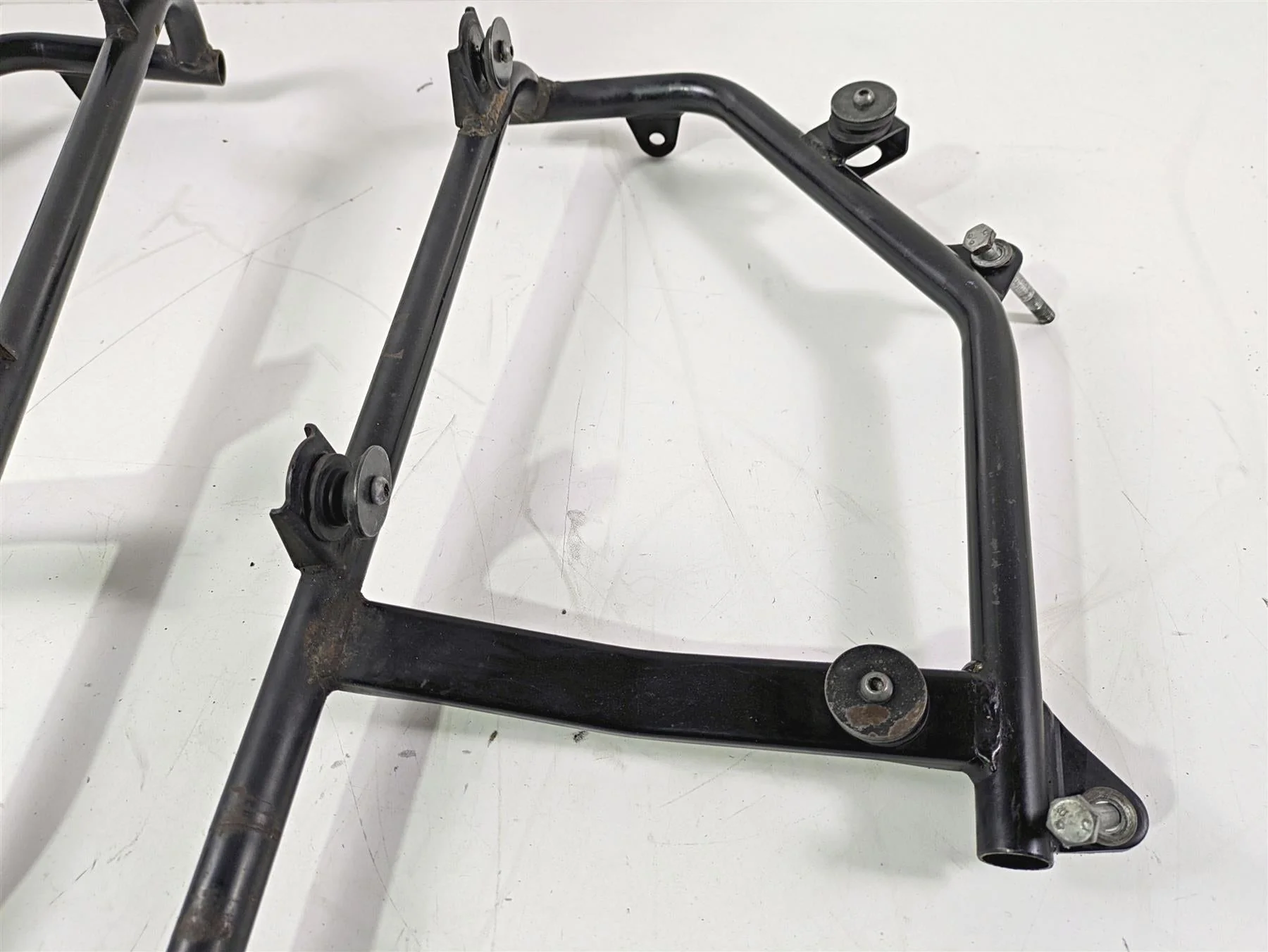 2008 Yamaha XVS1300 V-Star Tourer Saddlebag Mount Holder Set 5S6-28474-00-00 - Image 7