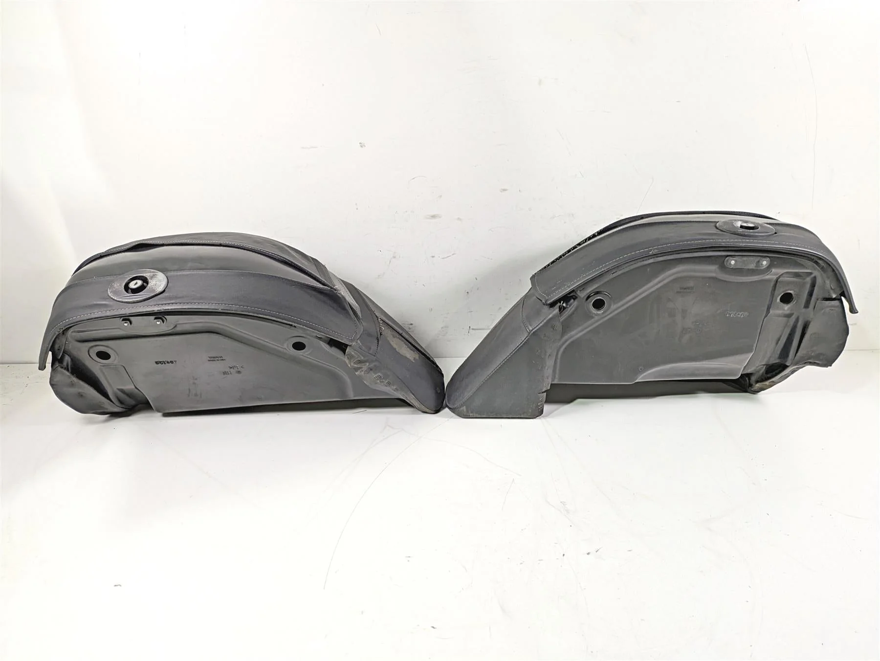 2008 Yamaha XVS1300 V-Star Tourer Saddlebag Set 5S6-F8440-00-00 5S6-F8430-00-00 - Image 5