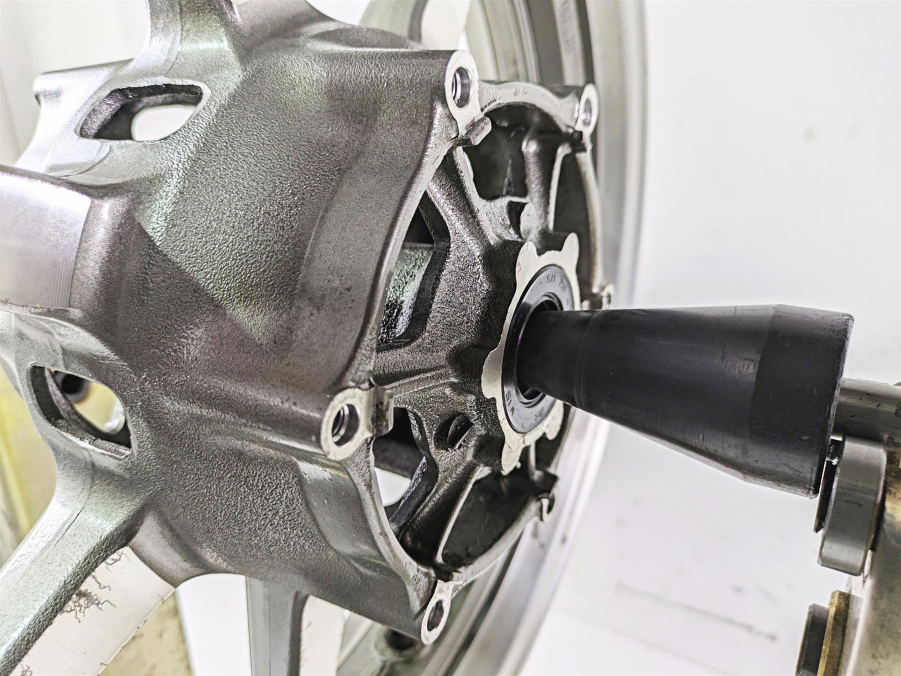 2008 Yamaha XVS1300 V-Star Tourer Straight 16x3 Front Wheel Rim 5KS-25168-00-MA - Image 6