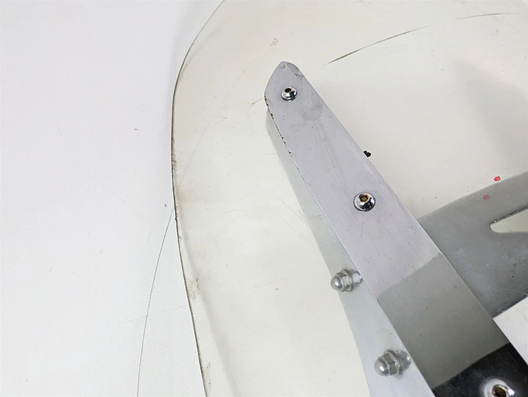 2008 Yamaha XVS1300 V-Star Tourer Wind Shield Screen & Mounts 3D8-F83H0-V0-00 - Image 9
