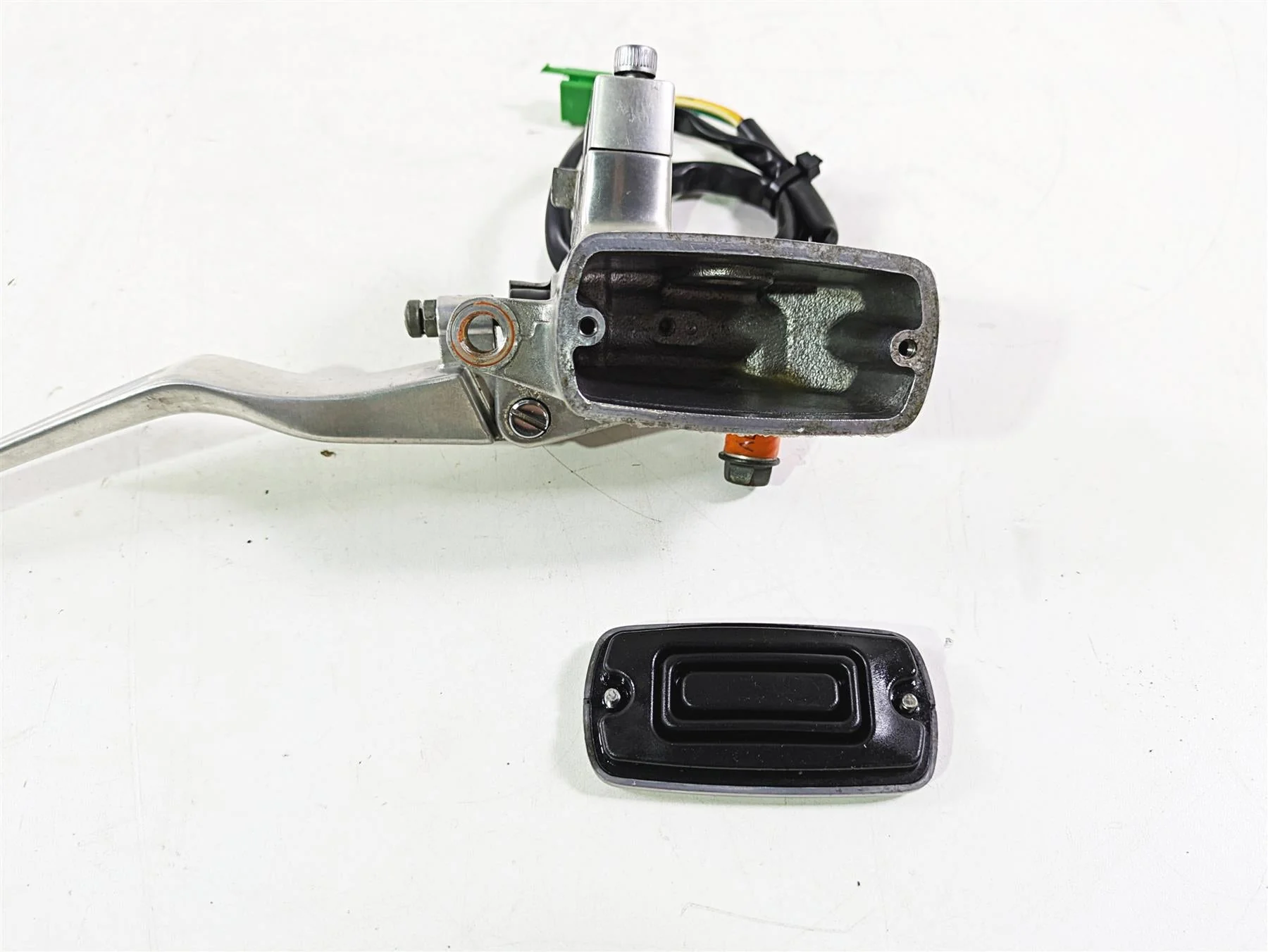 2008 Yamaha XVZ1300 Royal Star Front Brake Master Cylinder 5/8 4XY-W2587-10-00 - Image 12